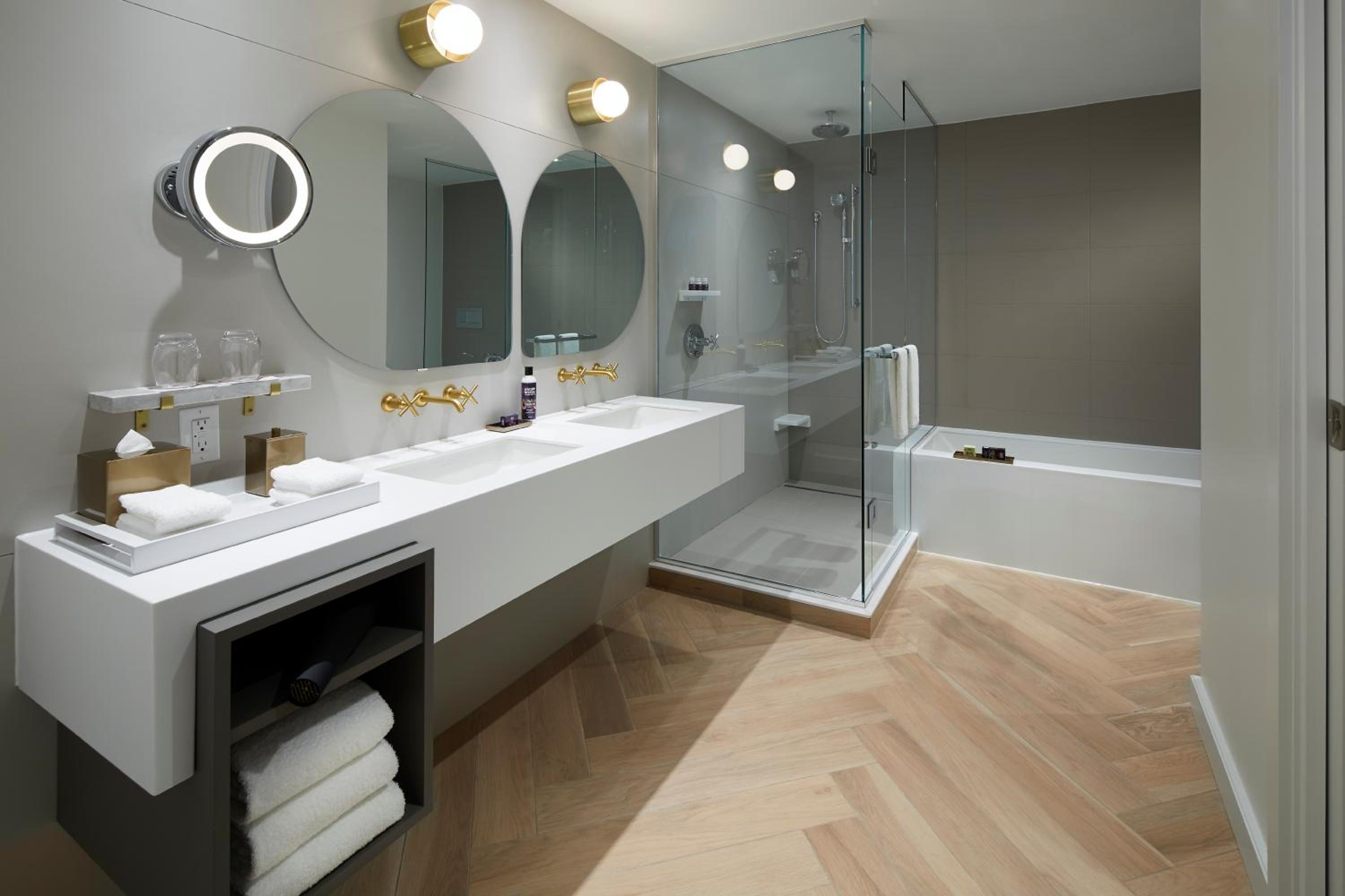 Andaz Suite