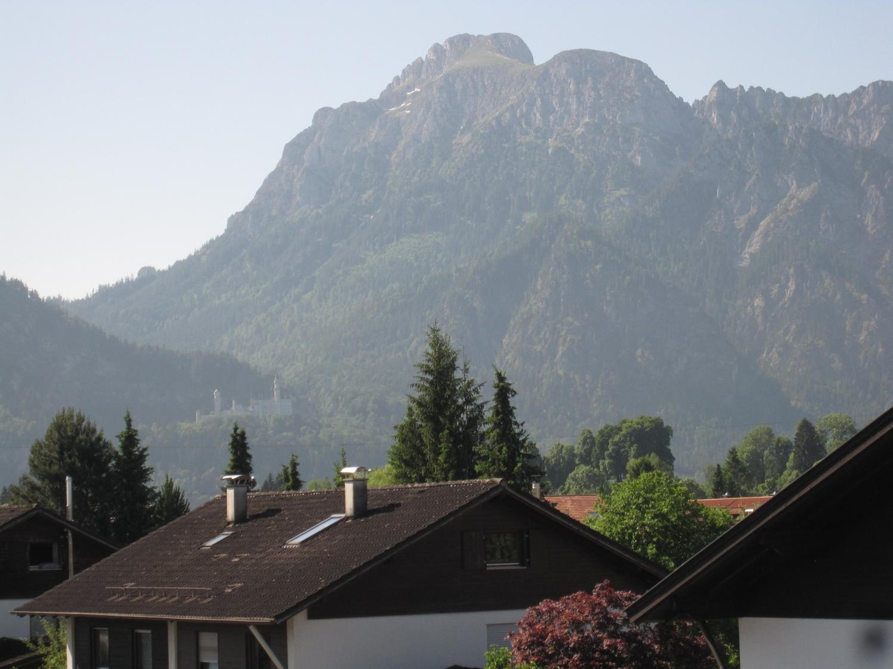 Apartment with Mountain View photo 2