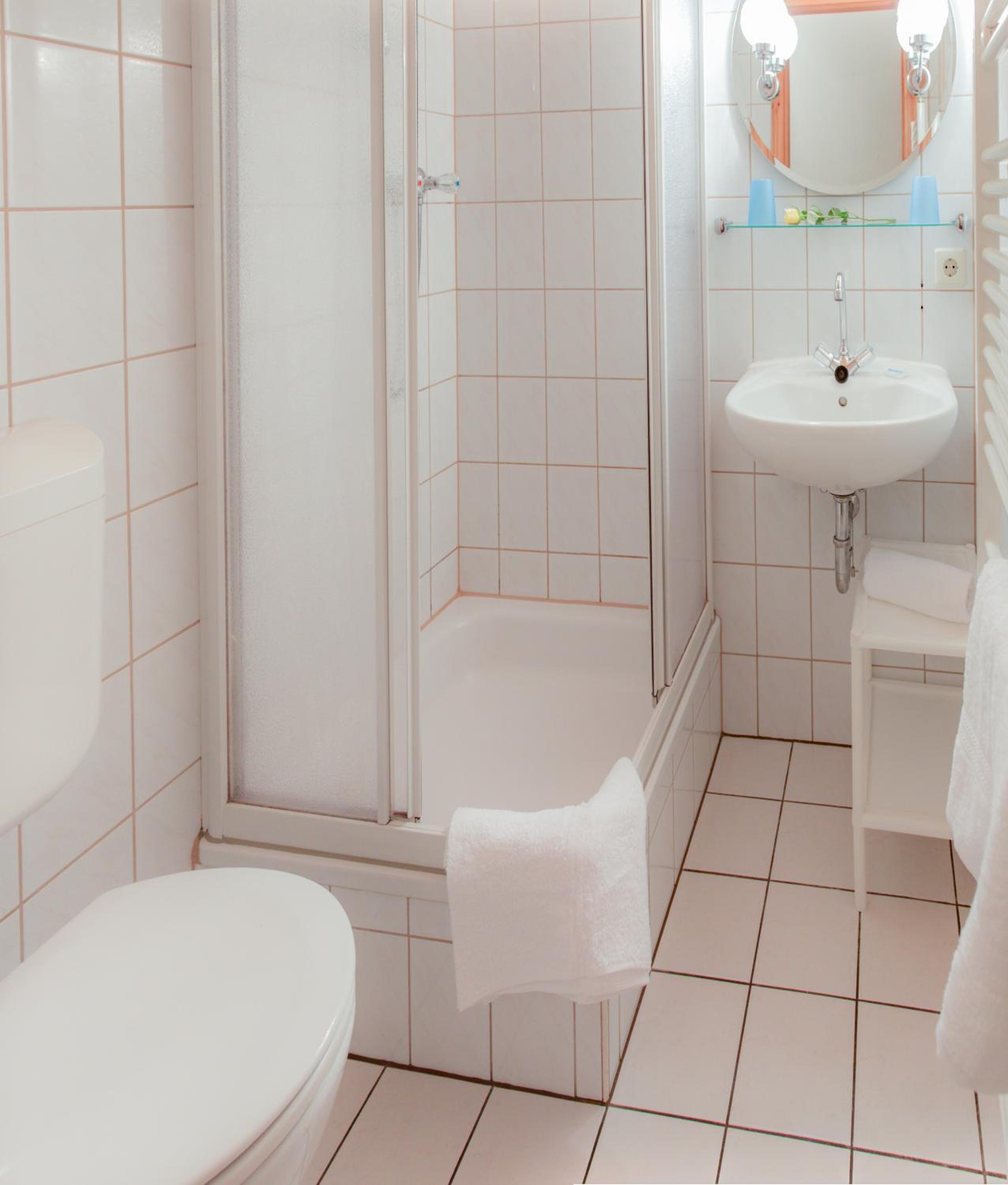 Single Room with Private Bathroom photo 3