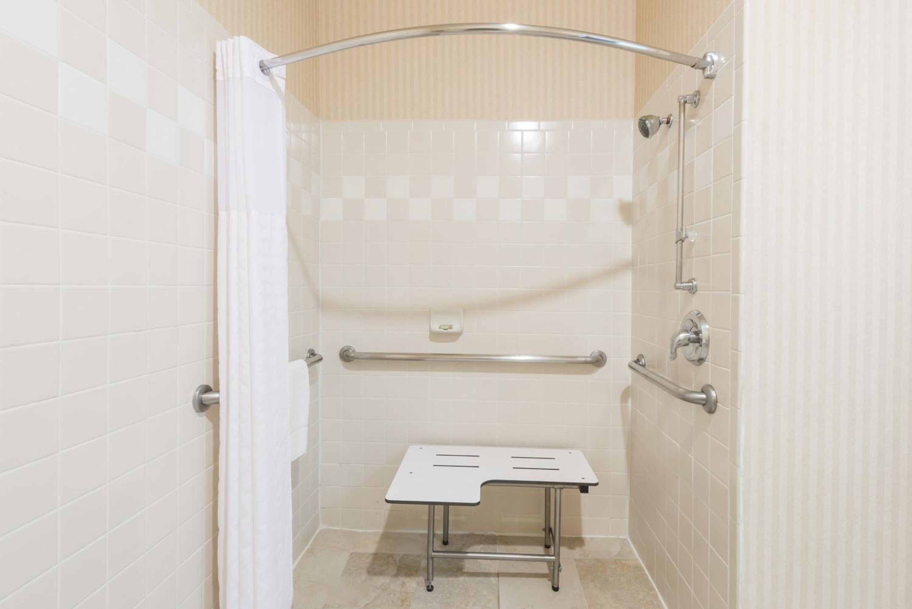 Queen Room - Disability Access/Non Smoking - Photo 3