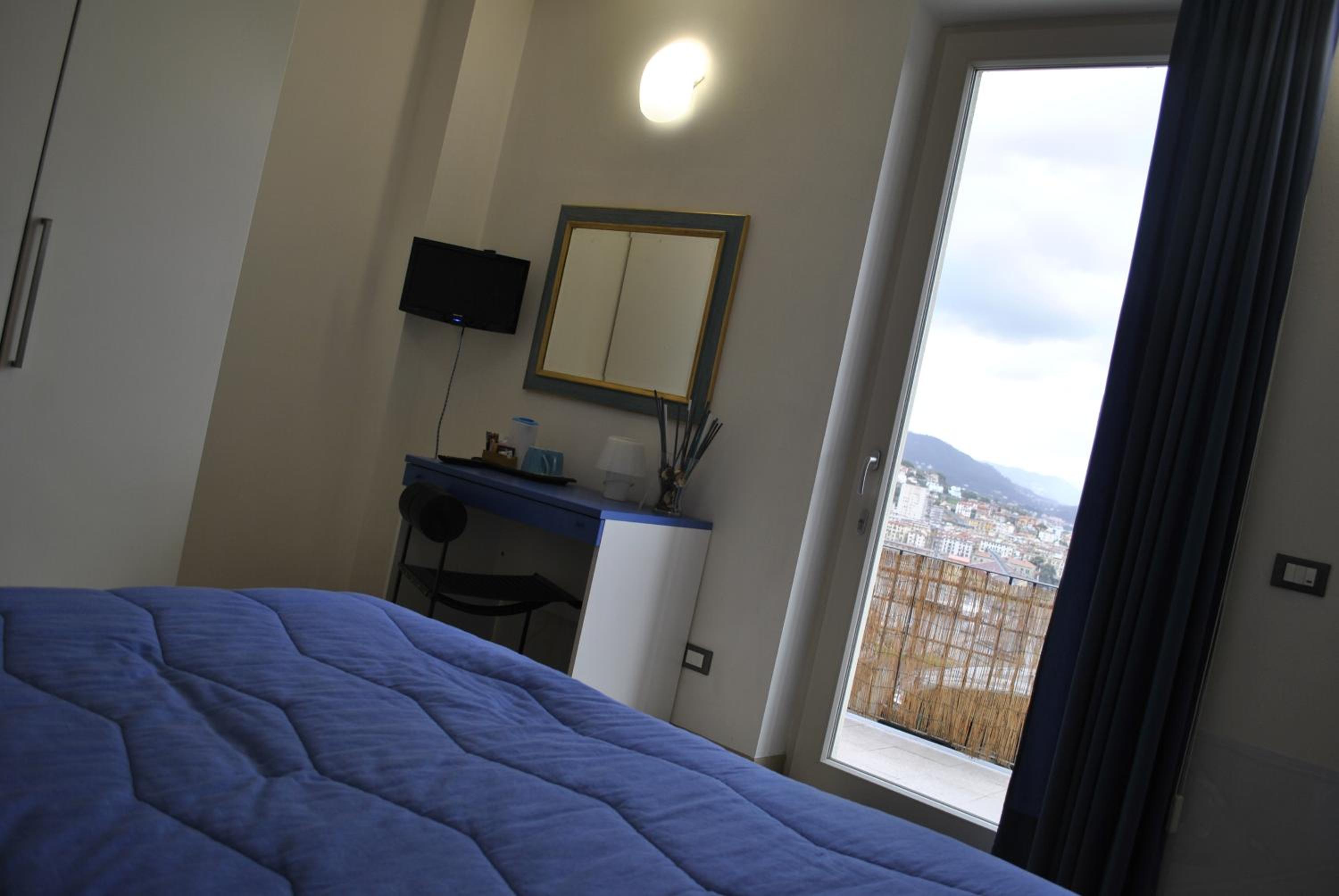 Double Room with Private External Bathroom photo 1