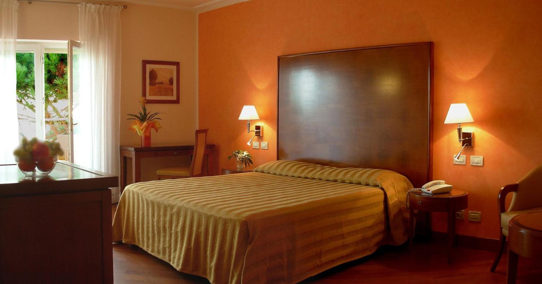 Superior Double Room with Balcony - Photo 1
