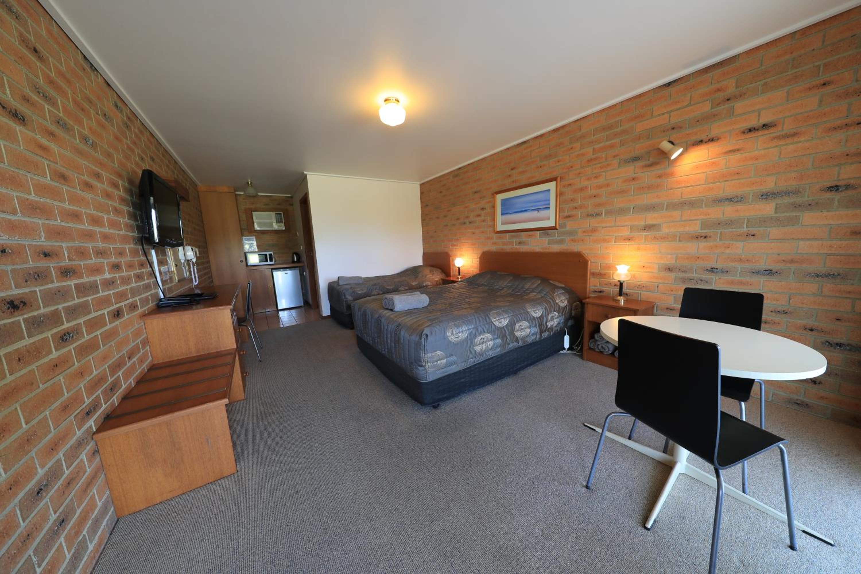 Double or Twin Room photo 3
