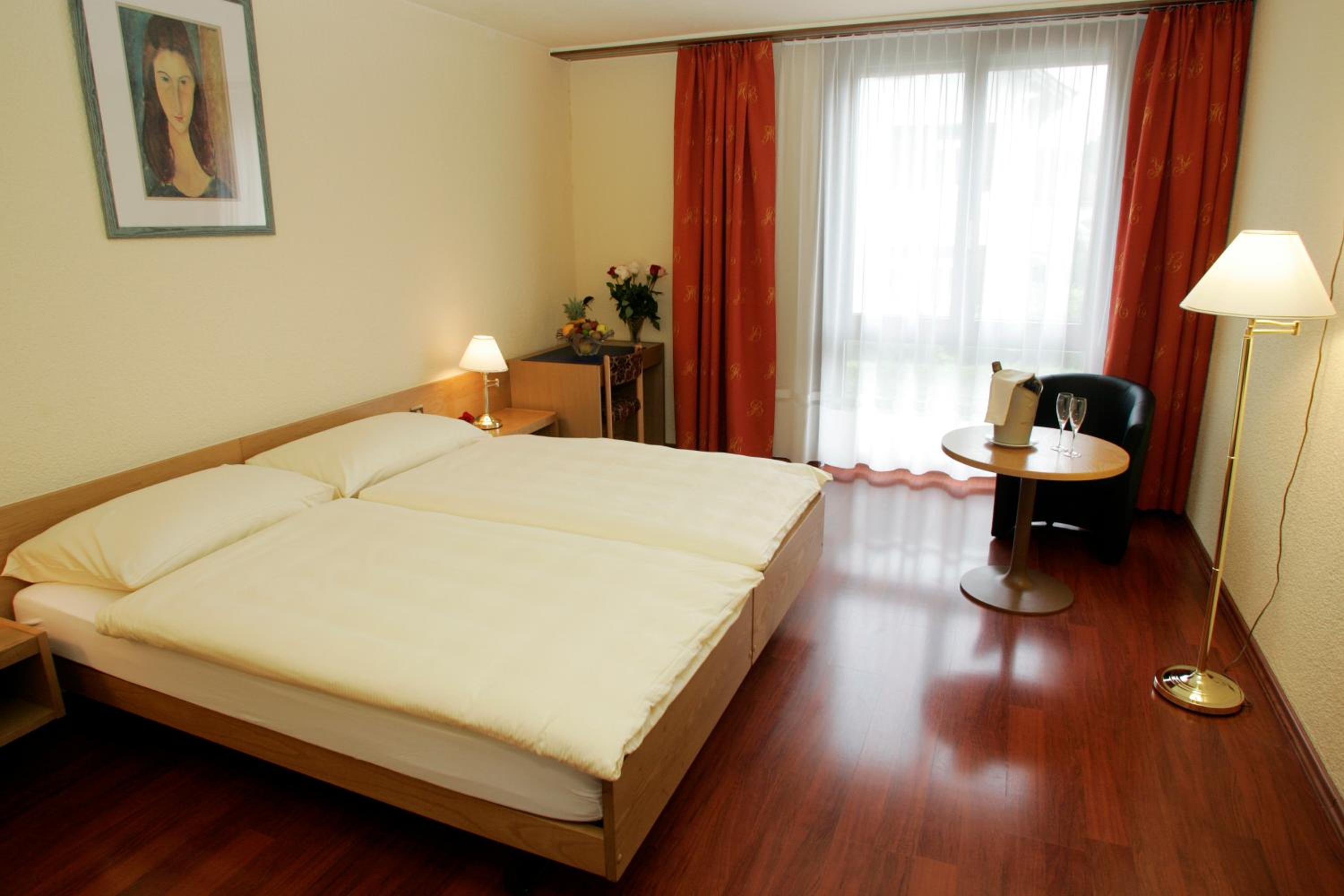 Single Room photo 3