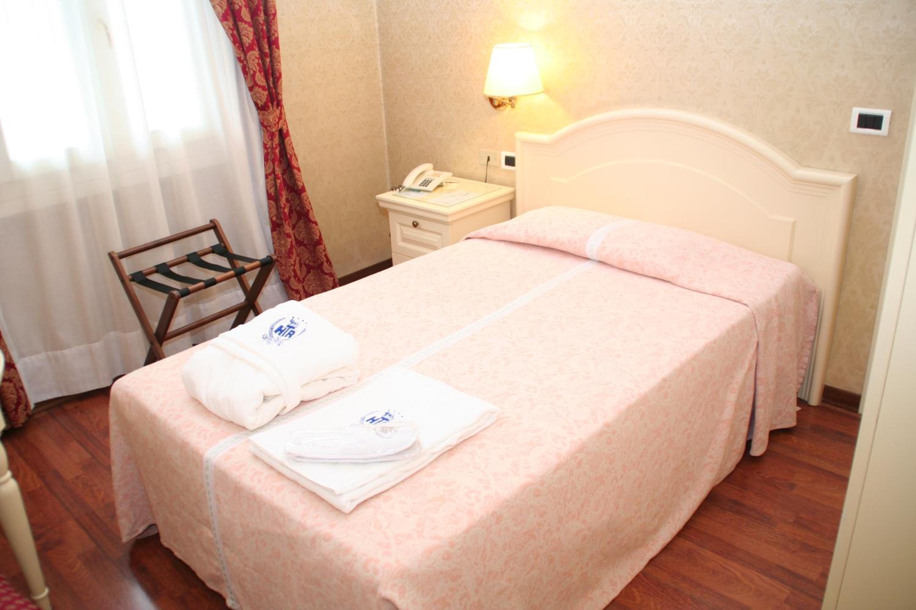 Single Room - Photo 4