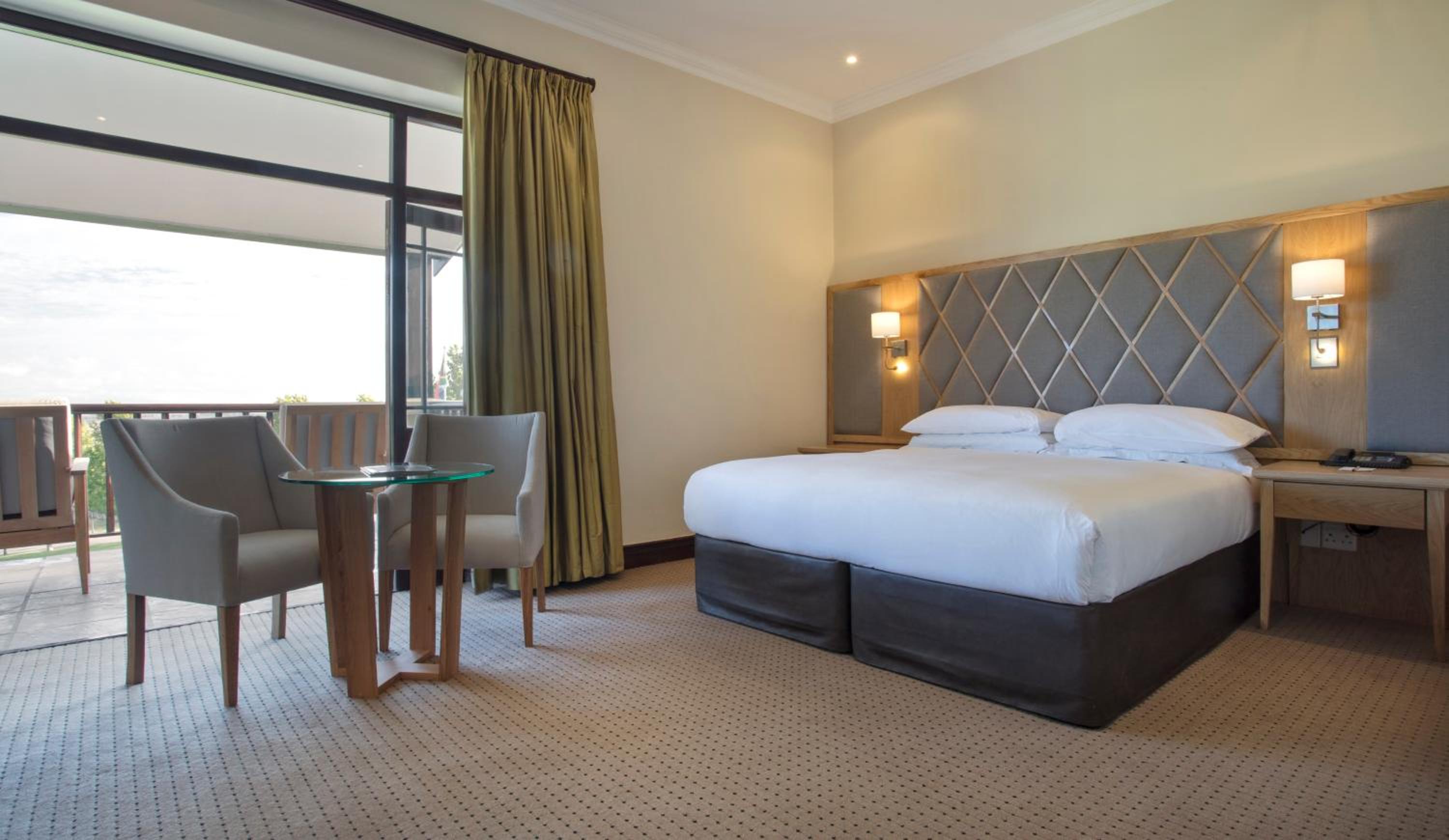 Executive Room - Photo 2