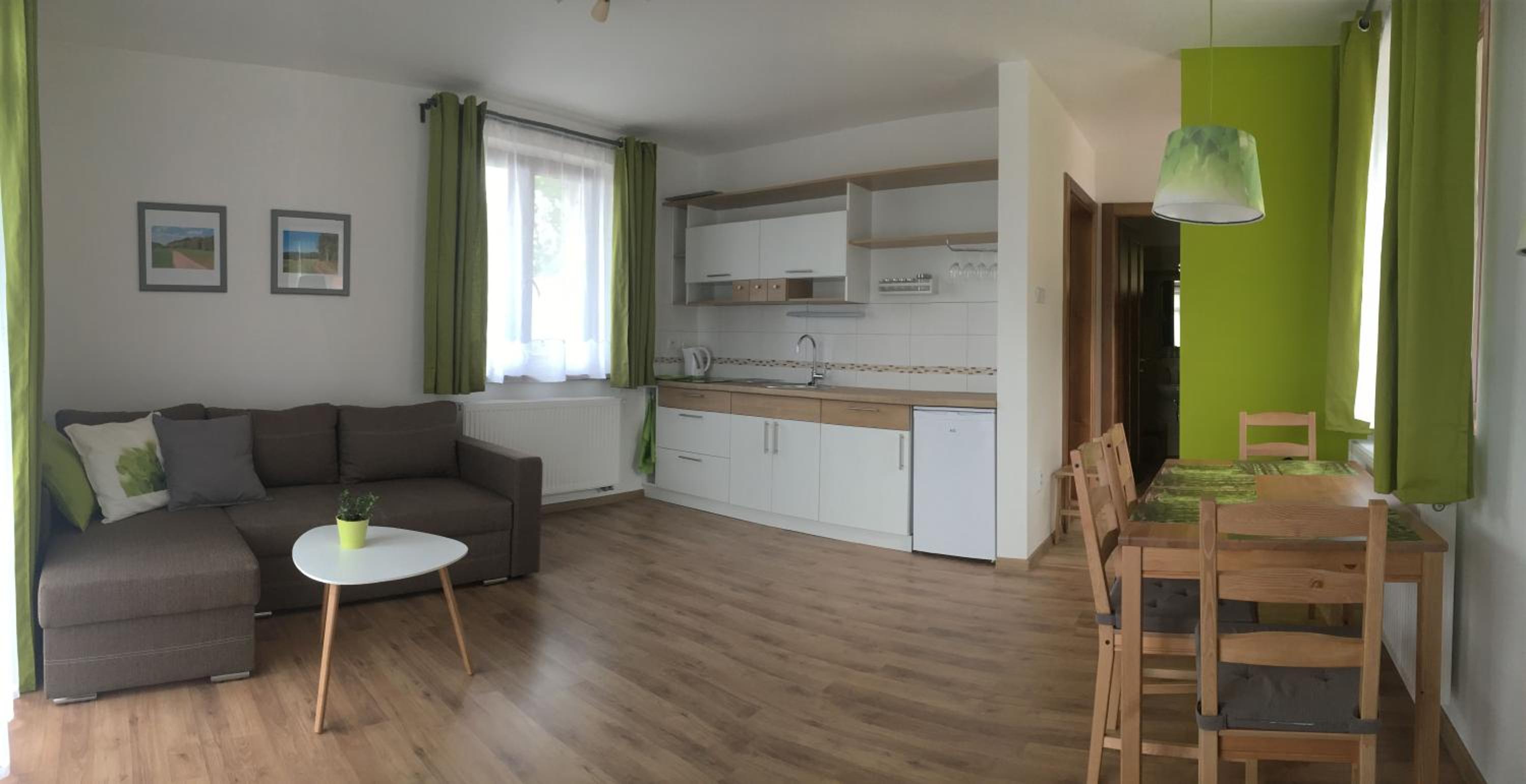 Apartment with Balcony photo 3