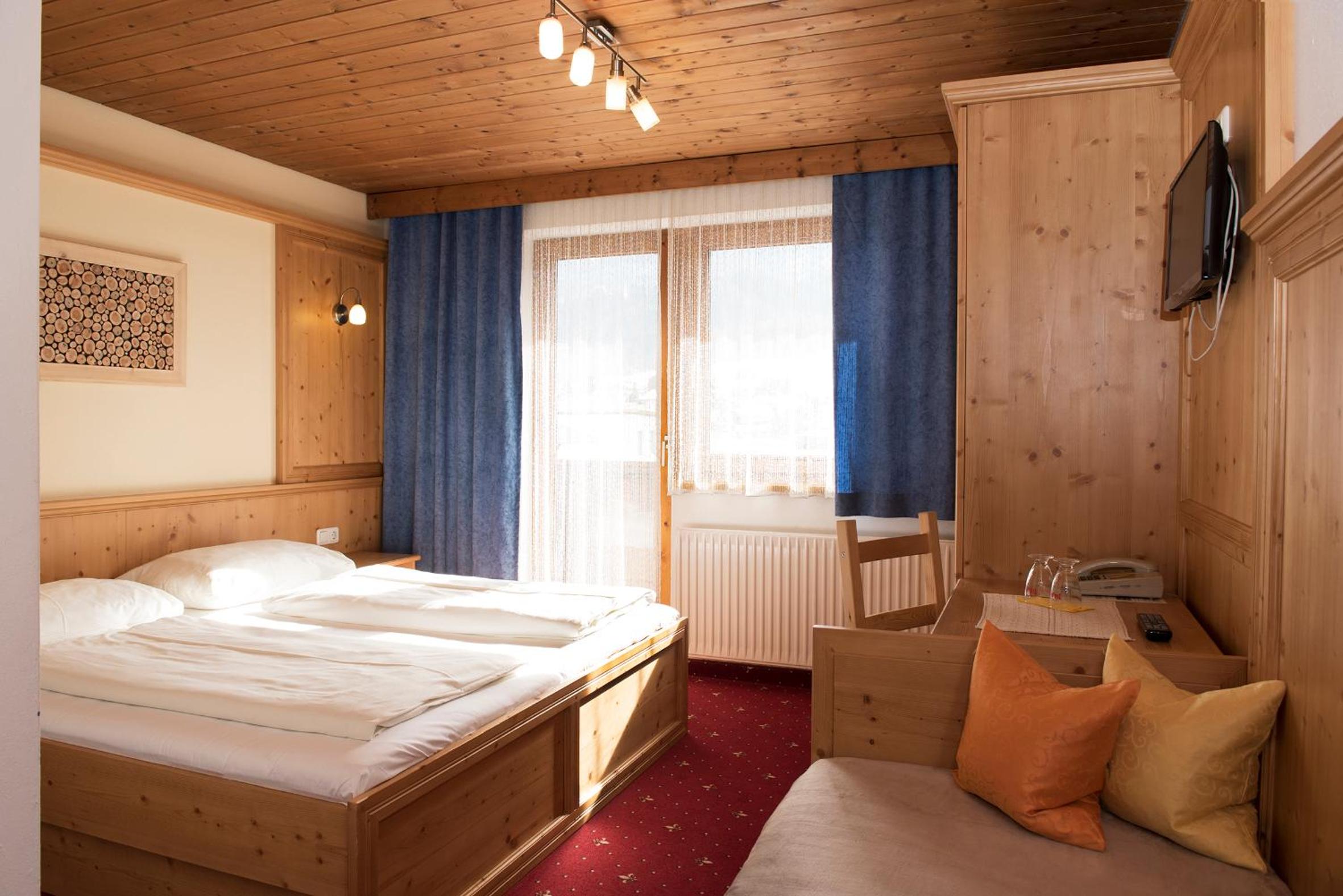 Double Room with Balcony (2 Adults + 1 Child)
