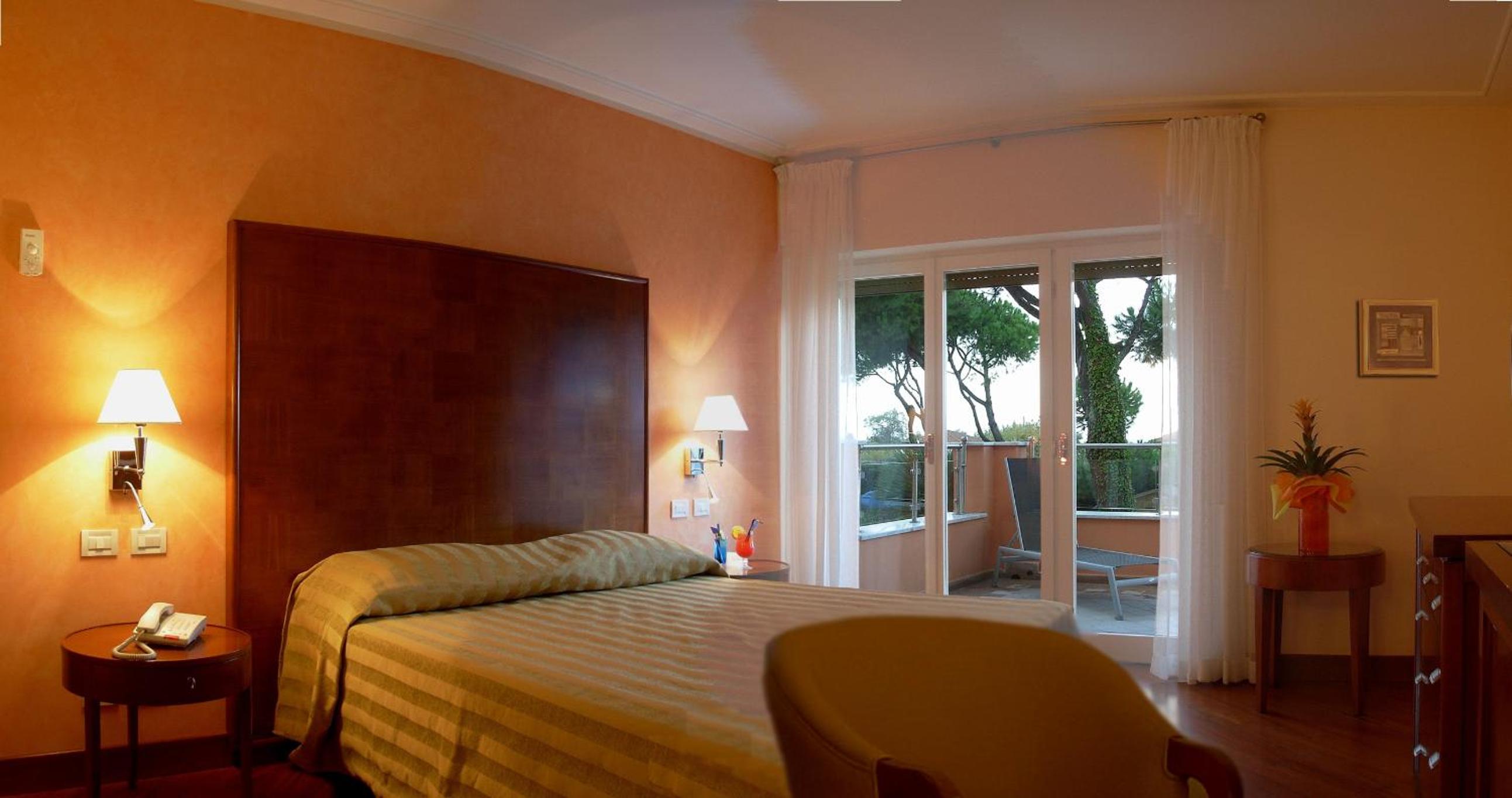 Deluxe Double Room with Terrace and Sea View - Photo 3