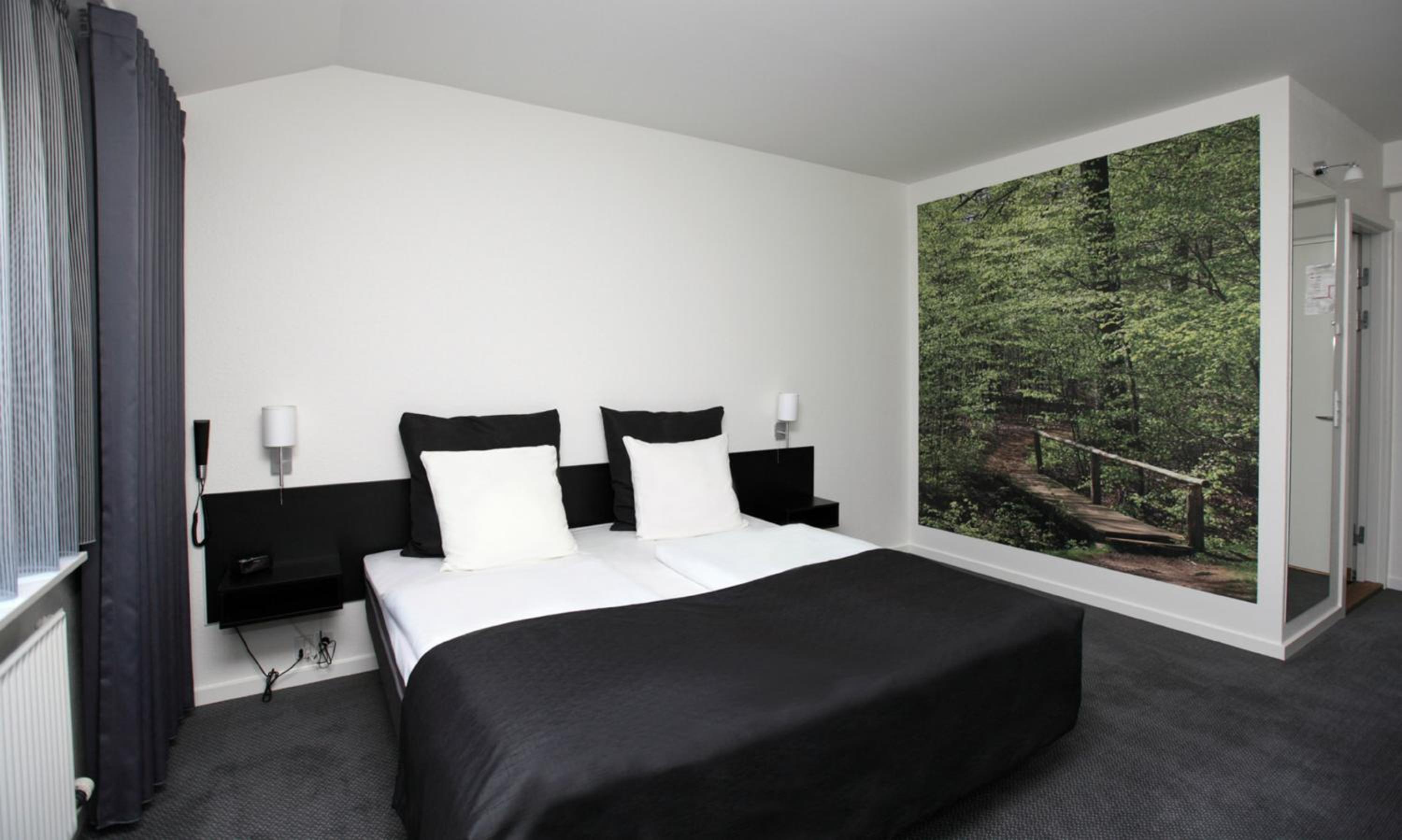 Family Room - Photo 6