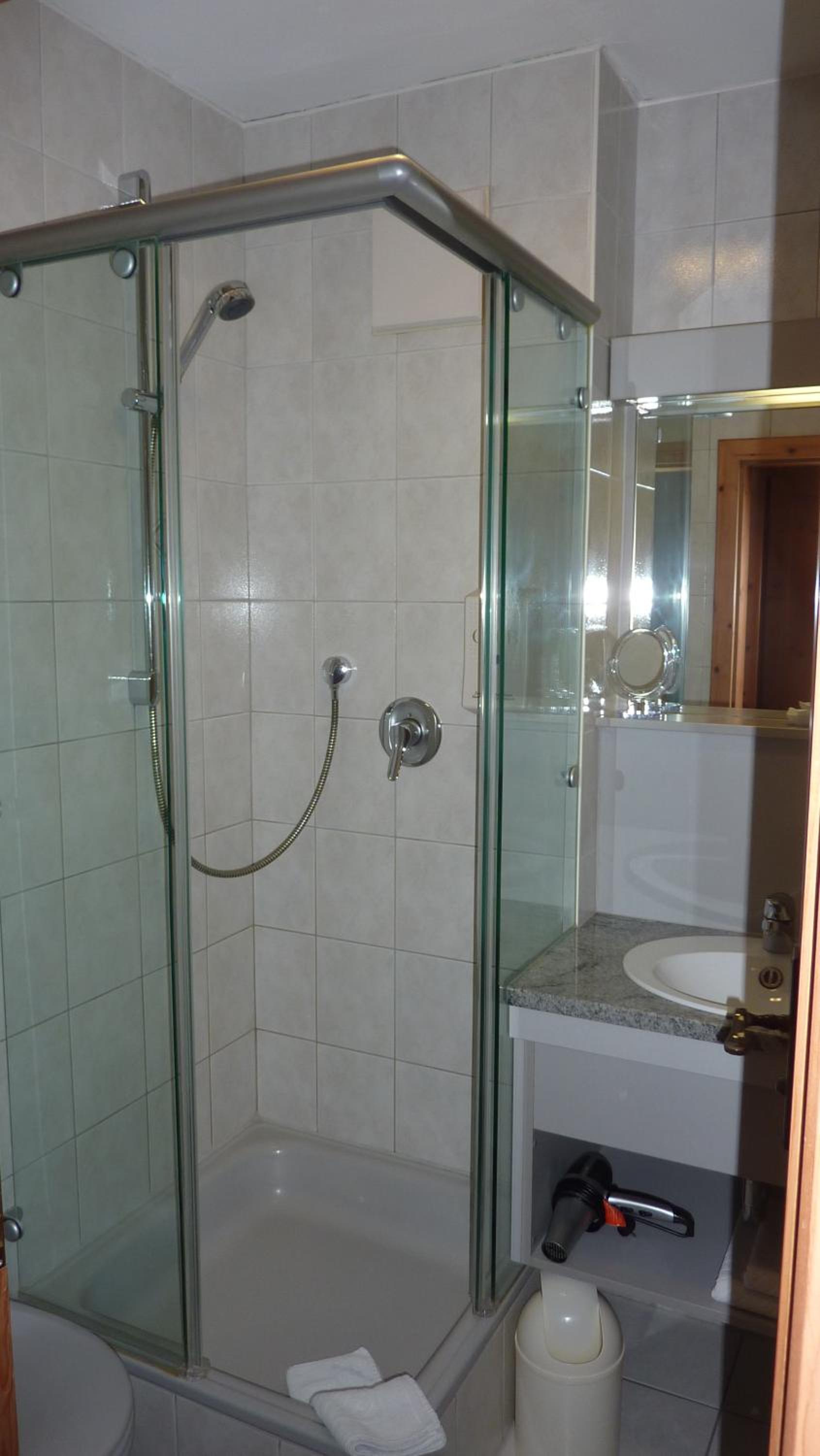 Deluxe Double Room with Shower photo 2