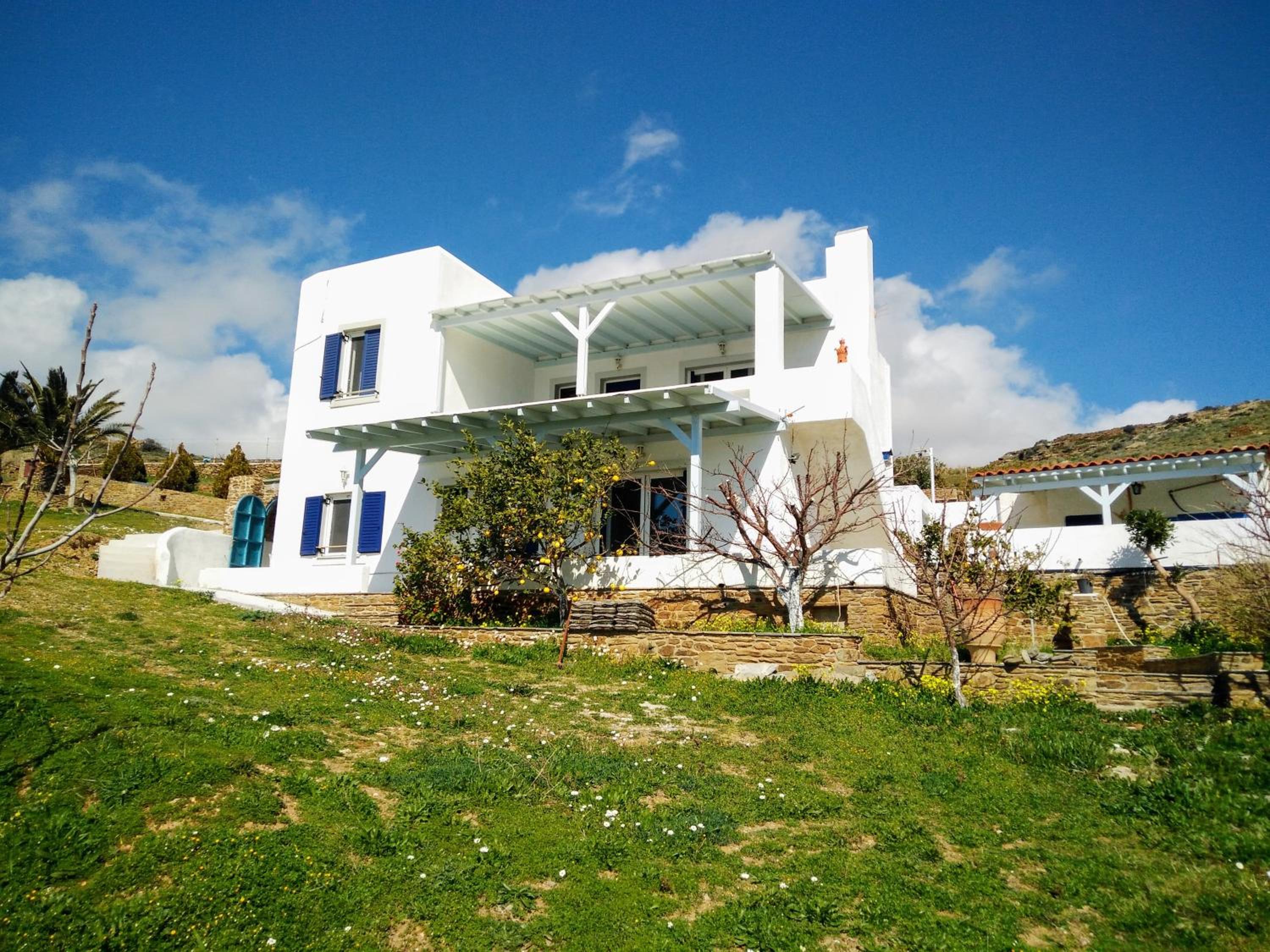 Three-Bedroom House photo 2