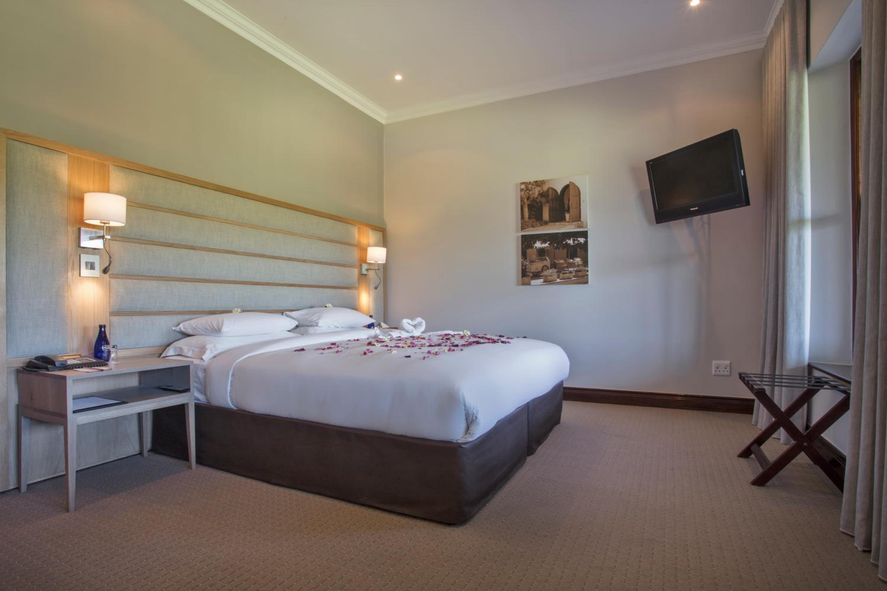 Deluxe Room - Photo 1