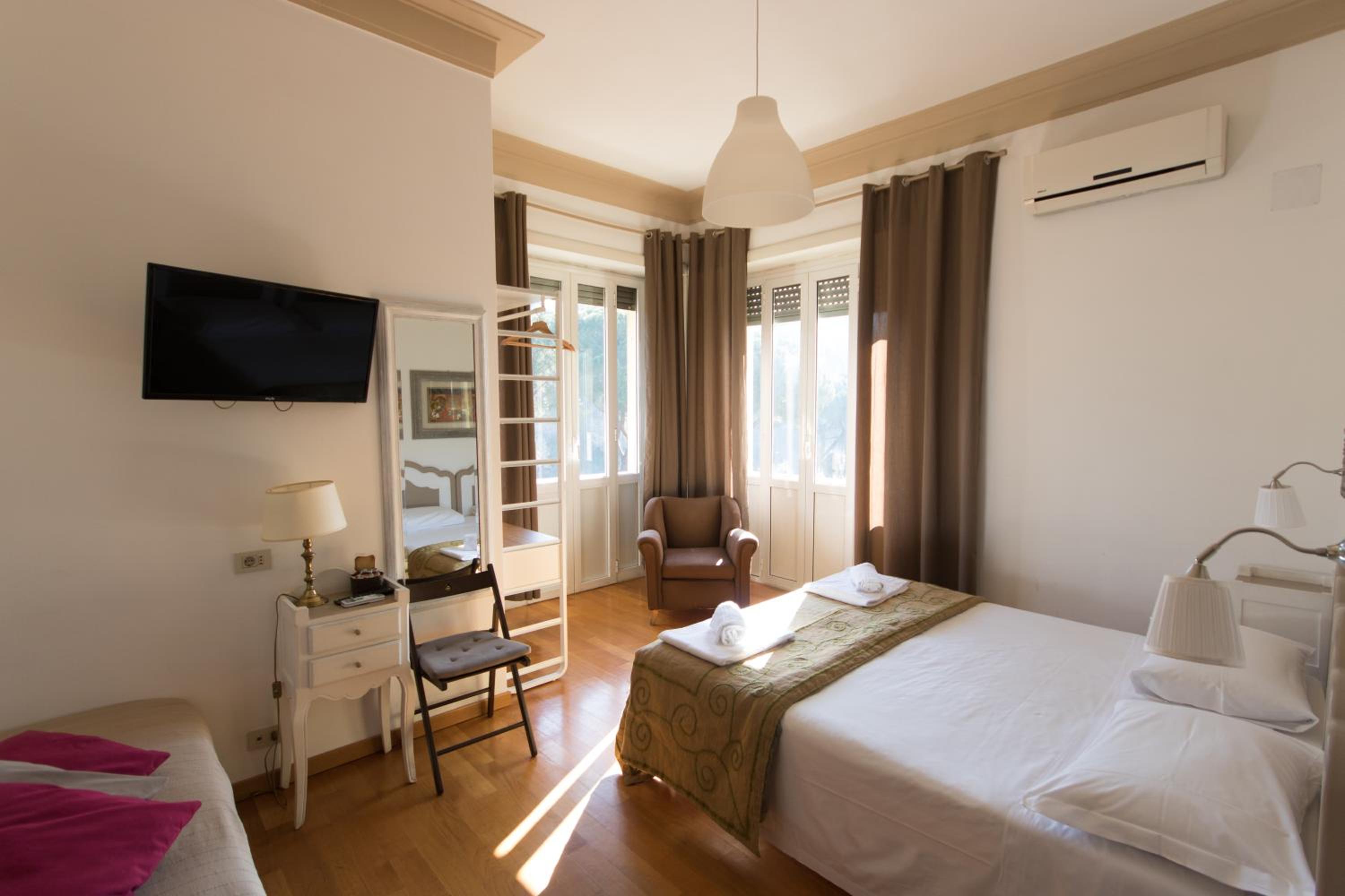 Triple Room with Balcony