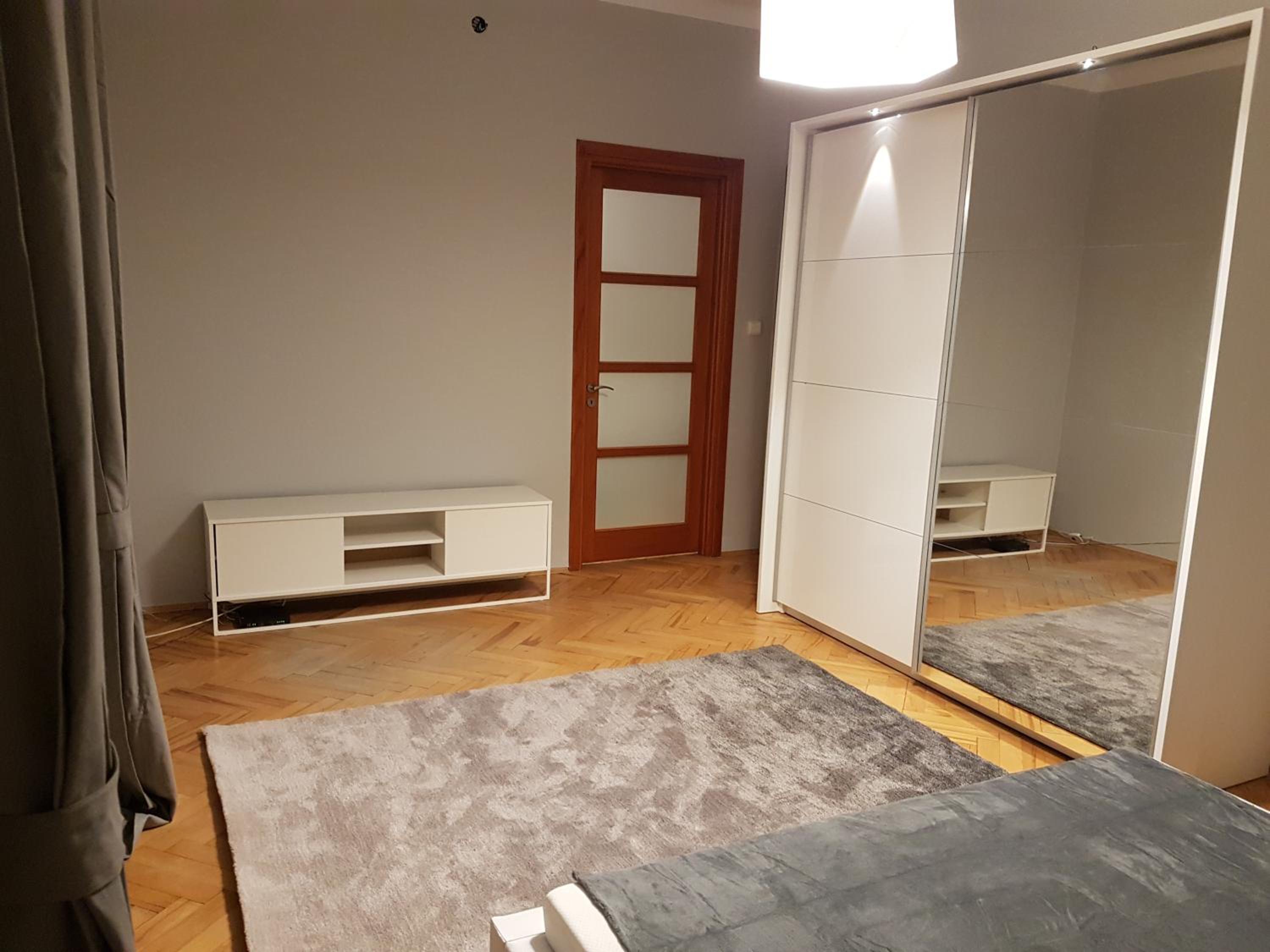 Apartment with Balcony photo 3