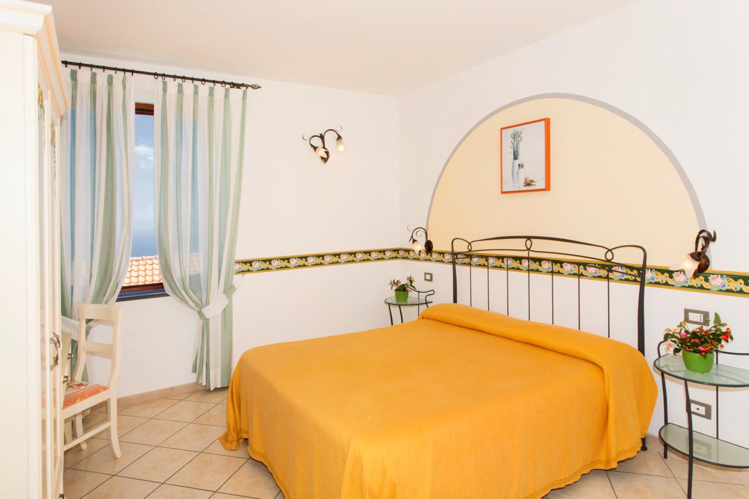 Apartment with Terrace photo 2