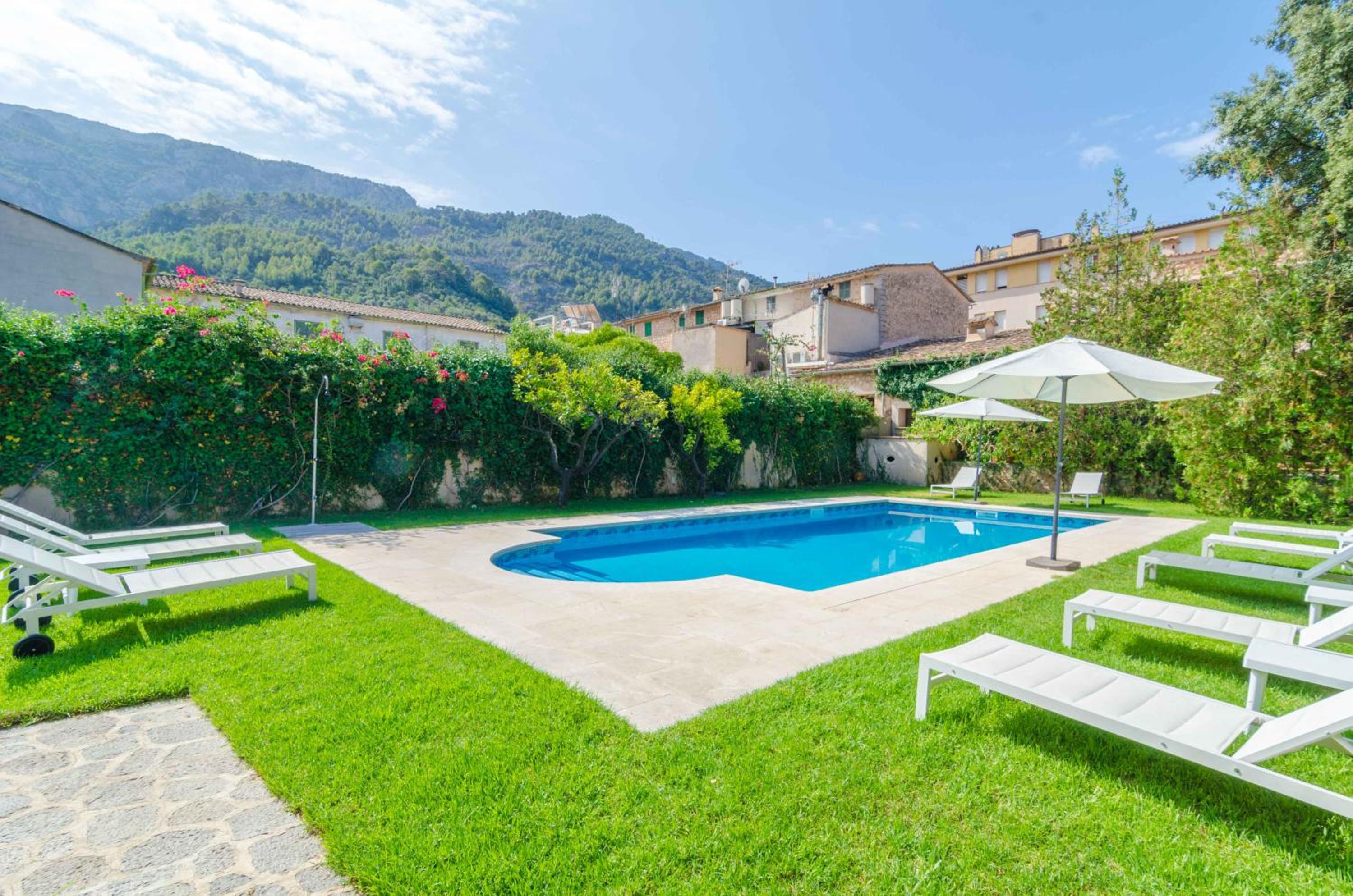 Villa photo 2