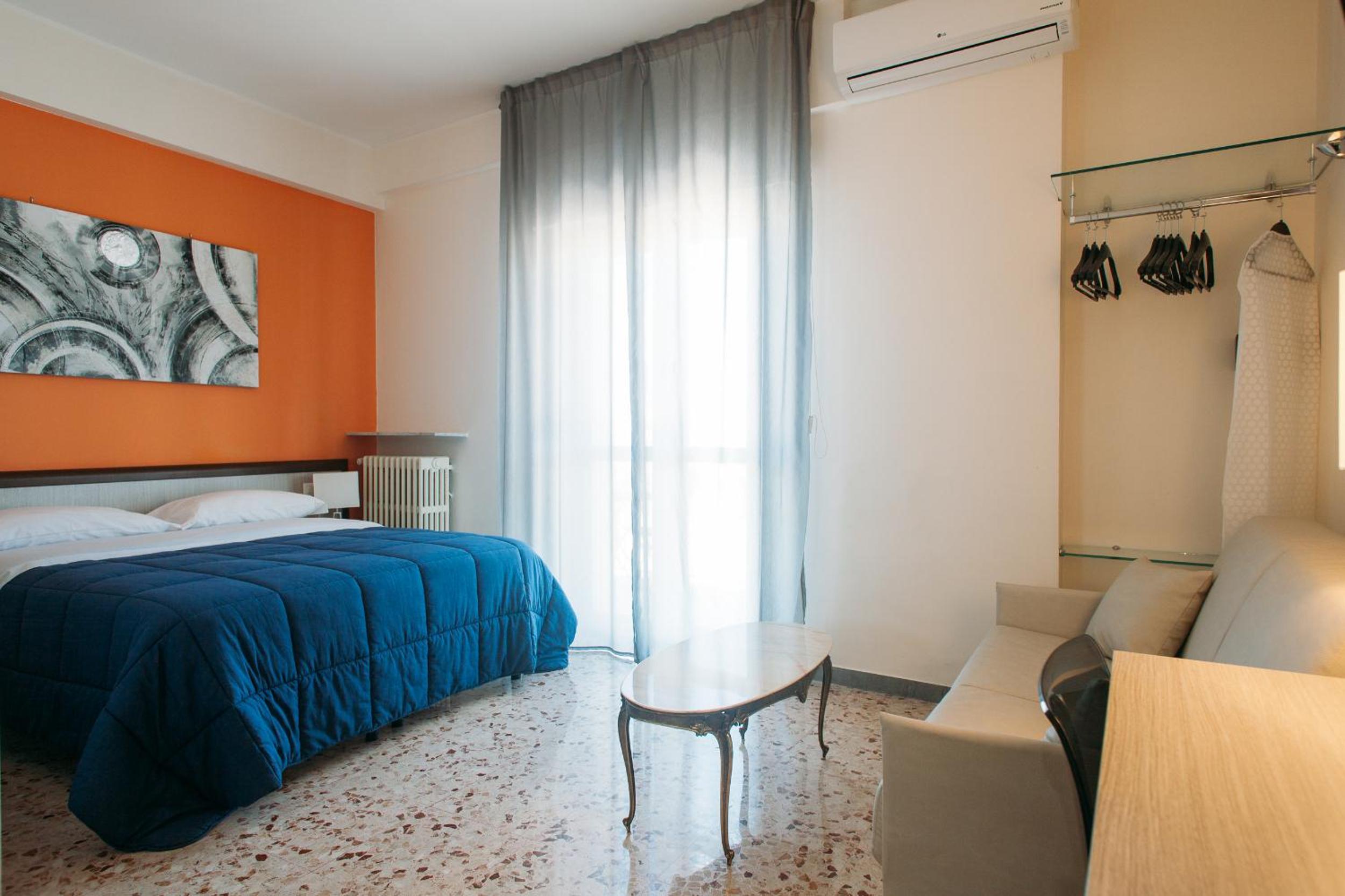 Junior Suite with Balcony and View - Photo 10