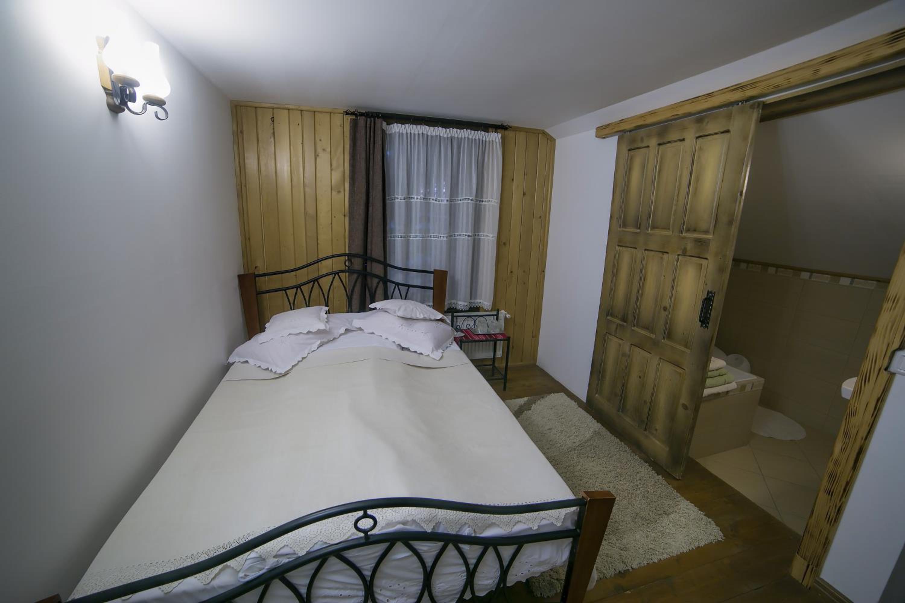 Standard Double Room - Photo 1