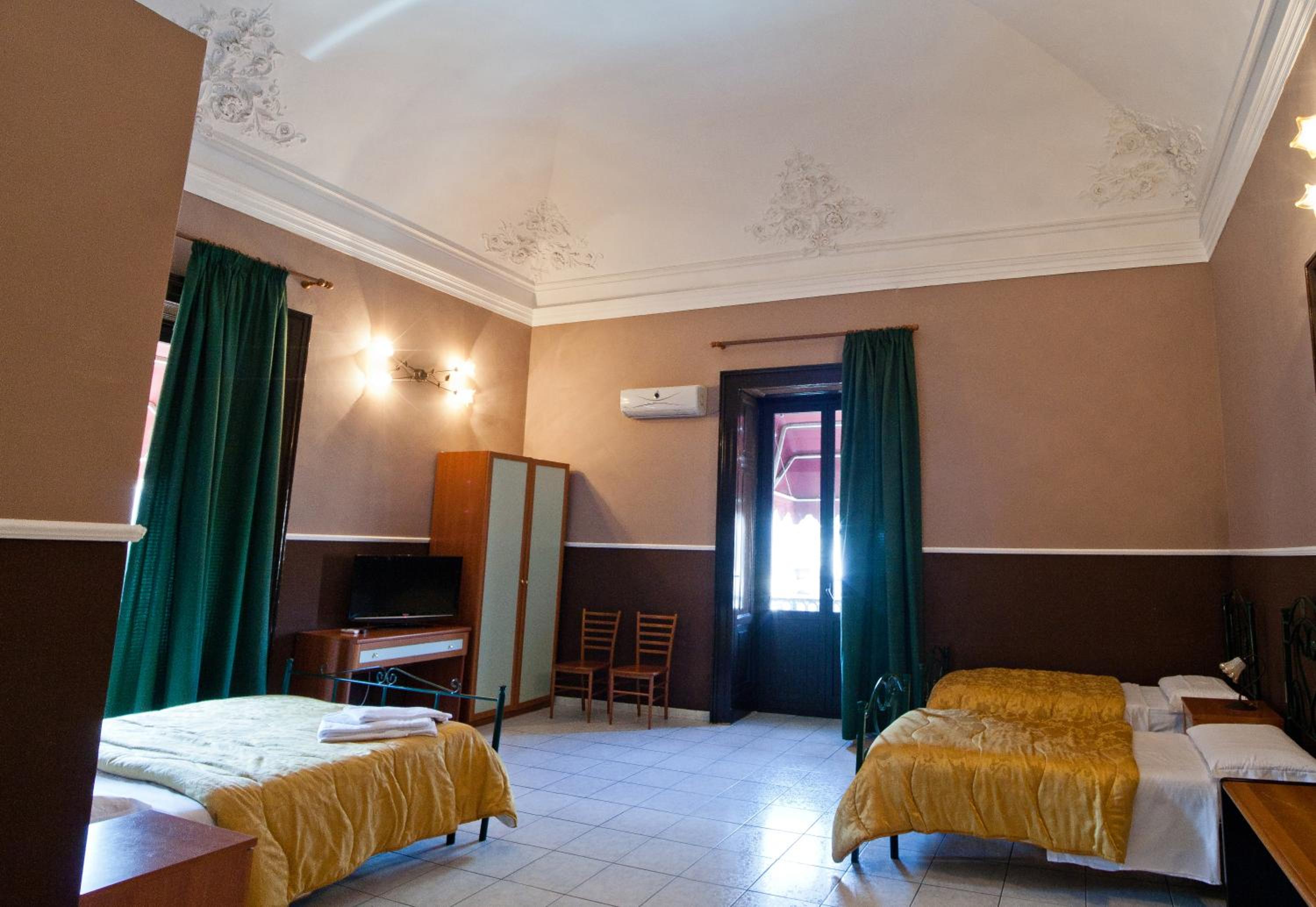 Quintuple Room with Balcony