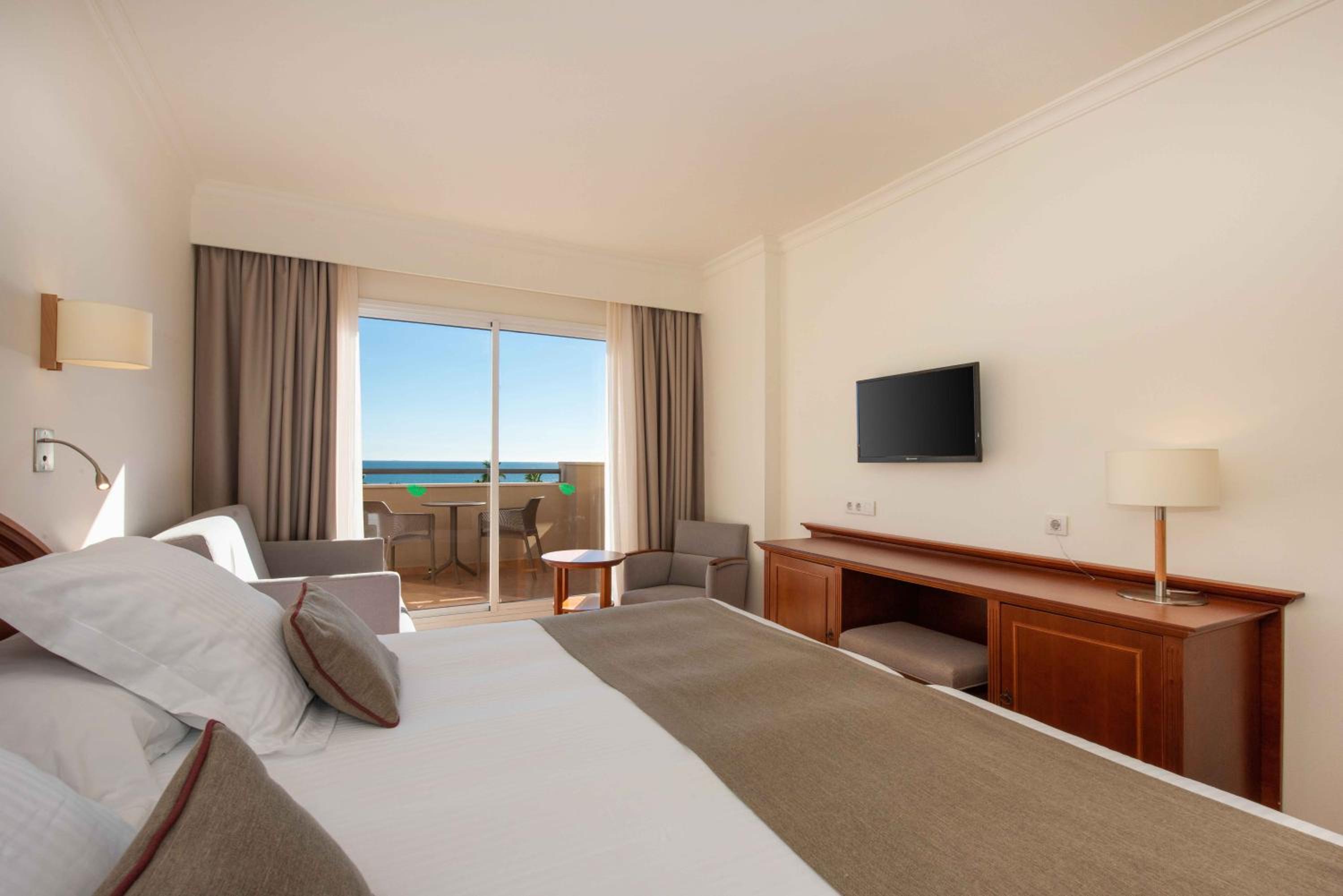 Double or Twin Room with Partial Sea View Double or Twin Room with Partial Sea View