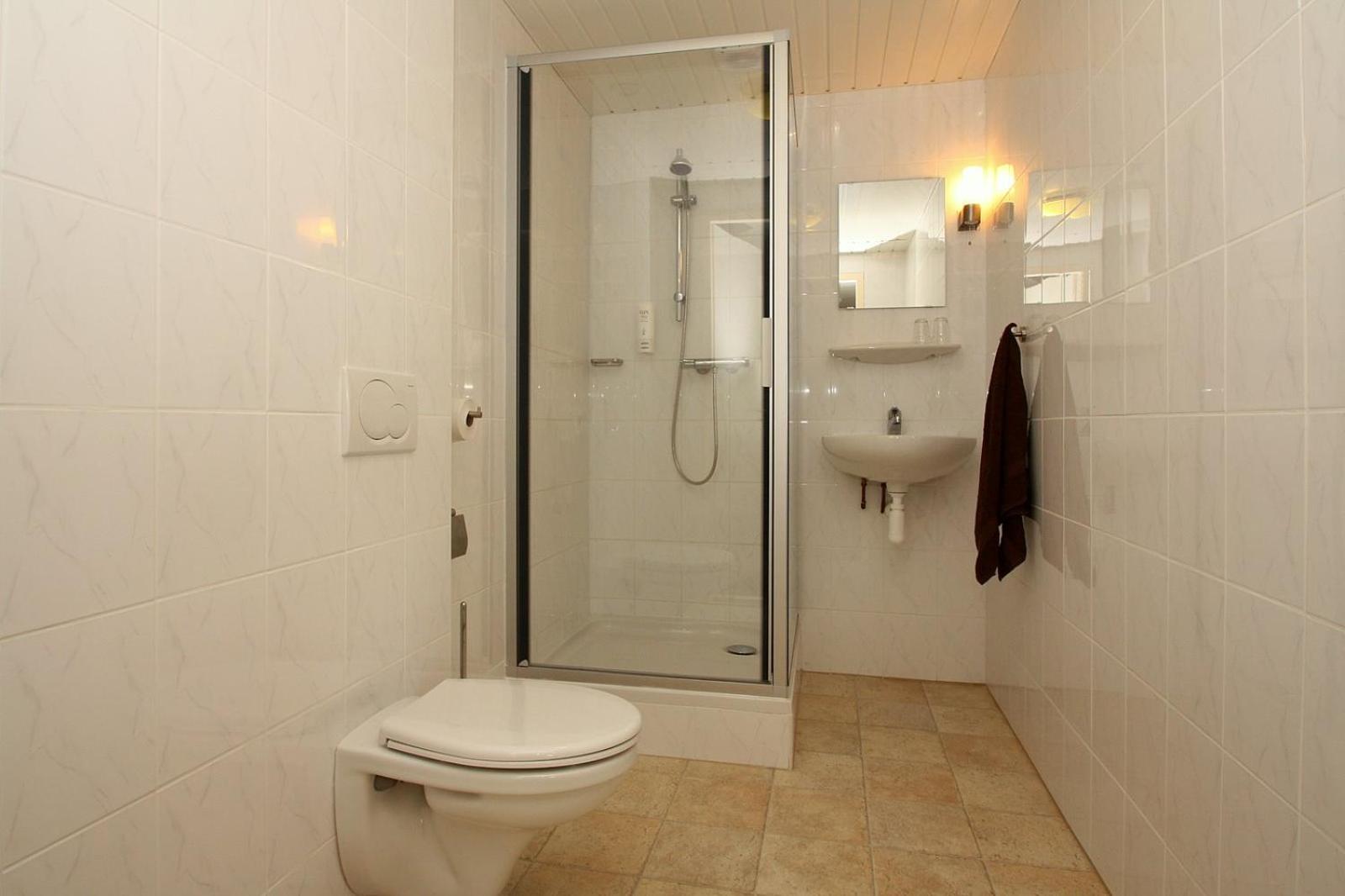 Twin Room with Private Bathroom photo 3