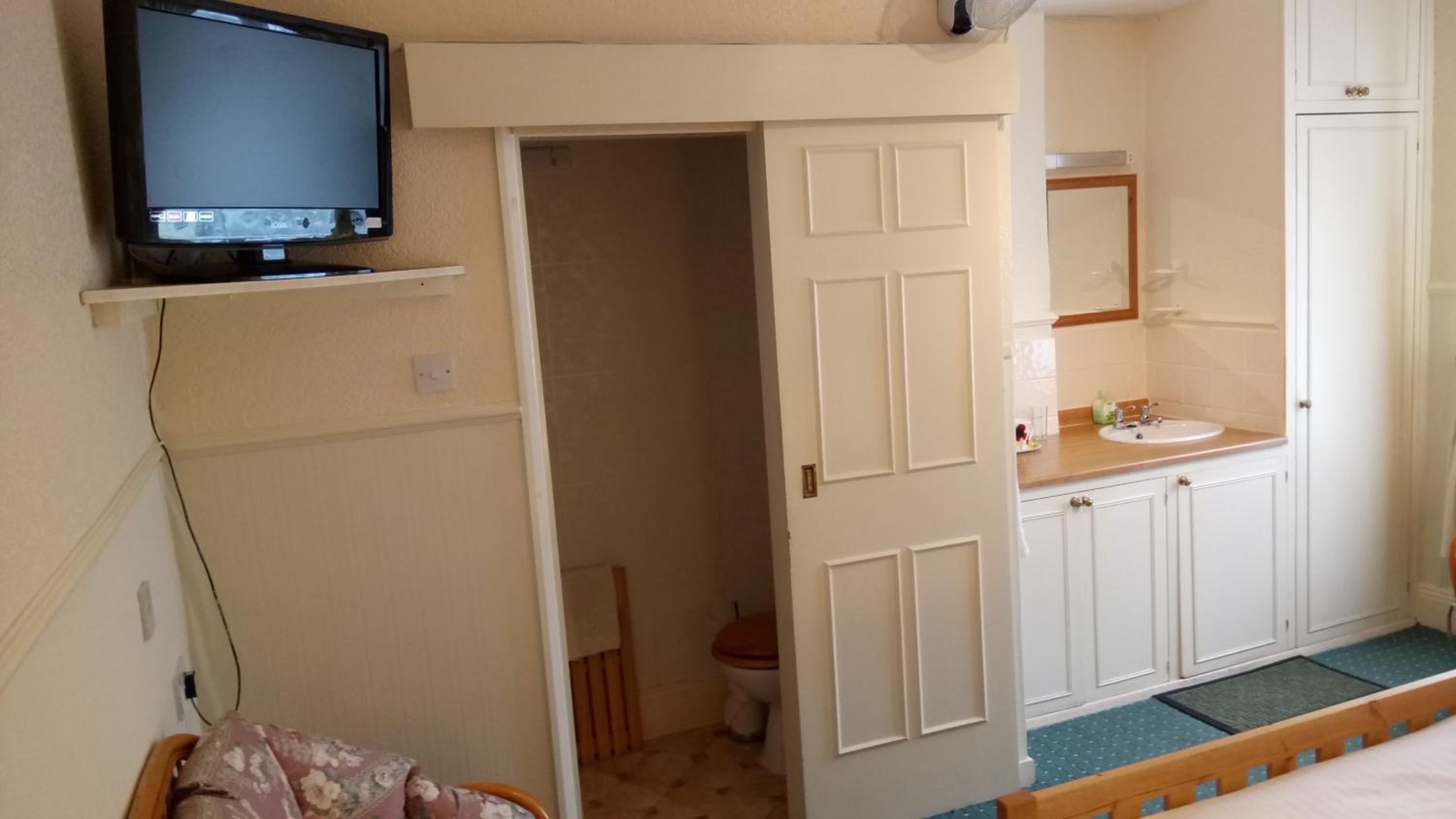 Family Room photo 3