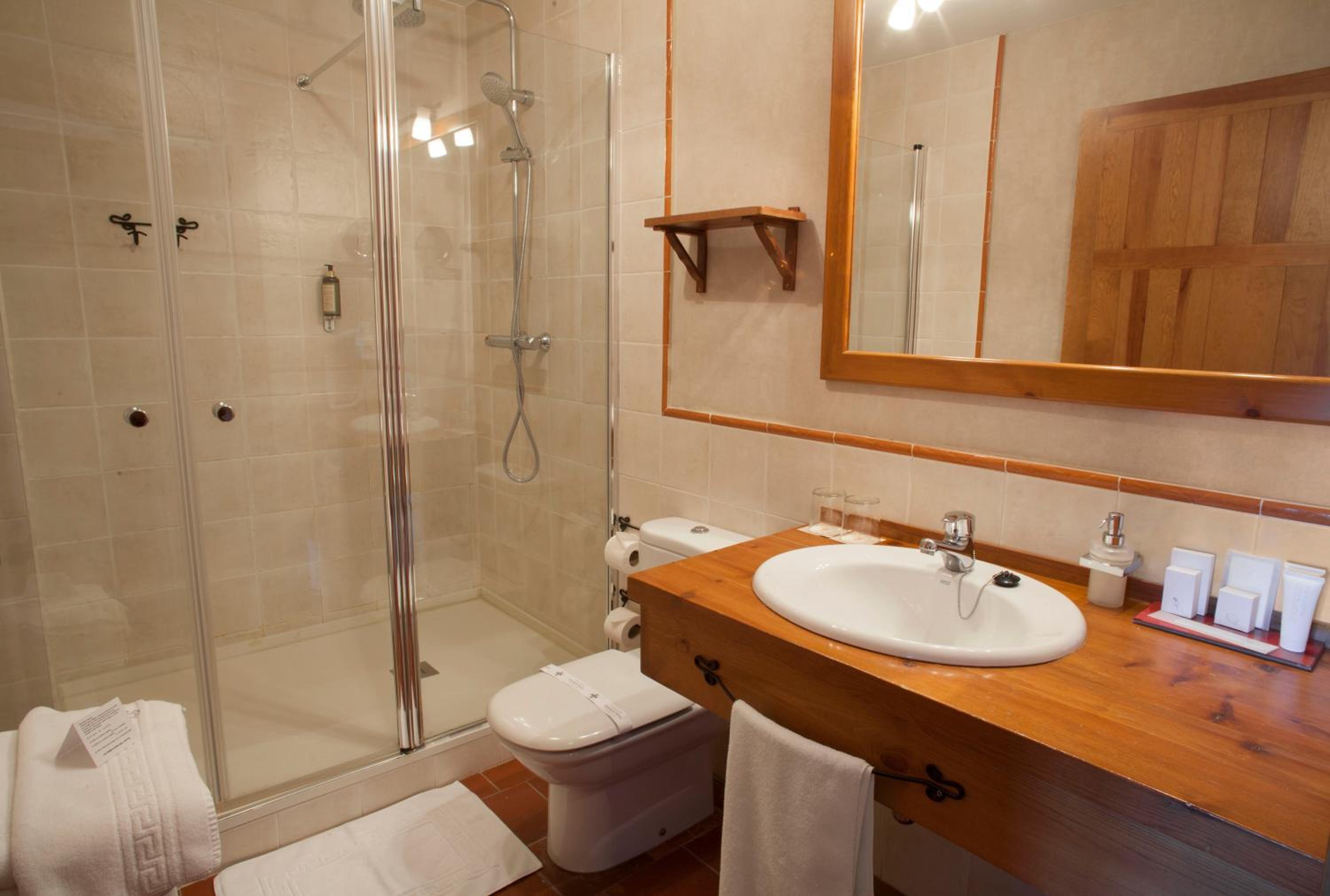 Double Room - Photo 5