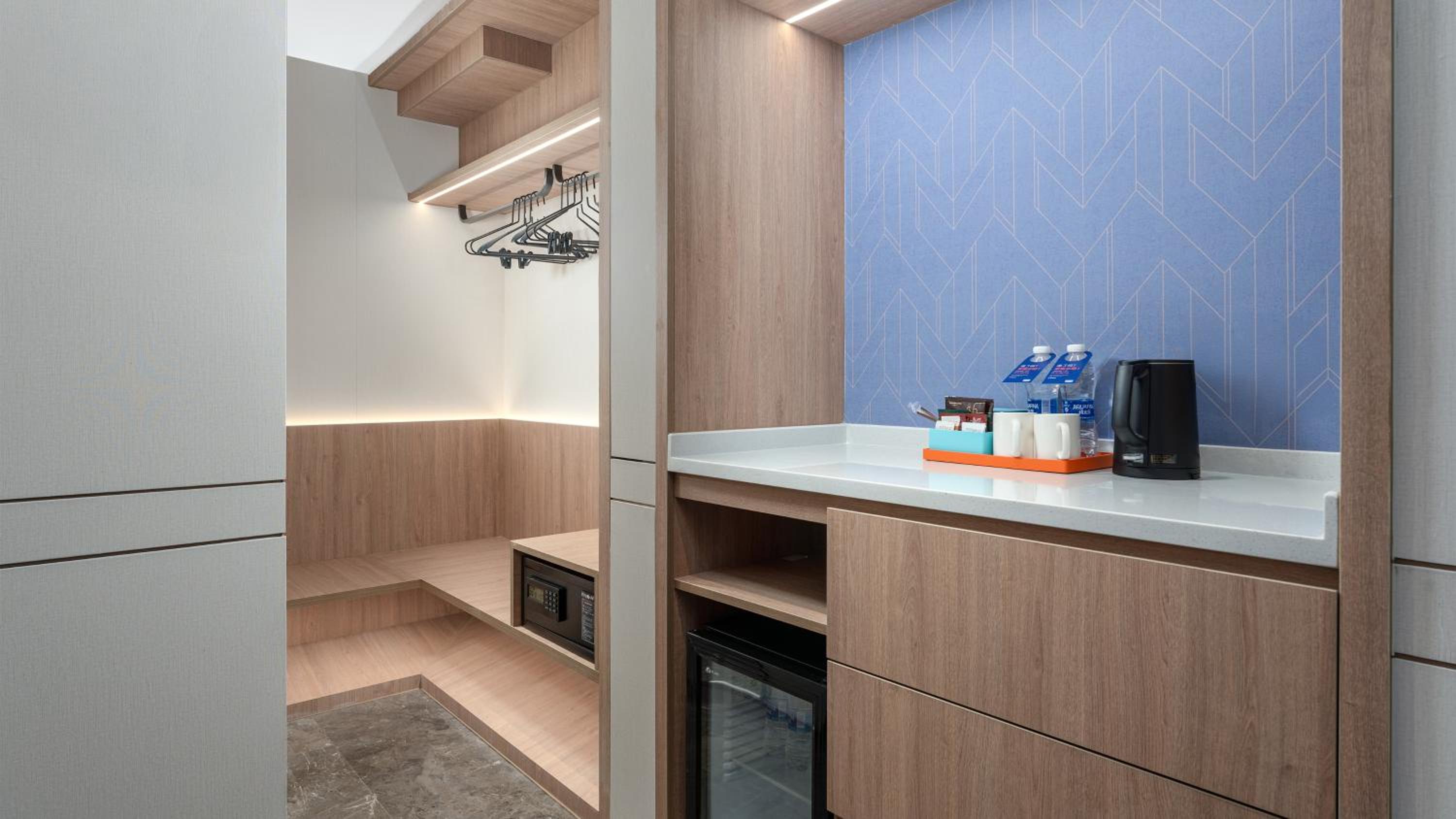 Standard Twin Room with City View - Extra Floor Space