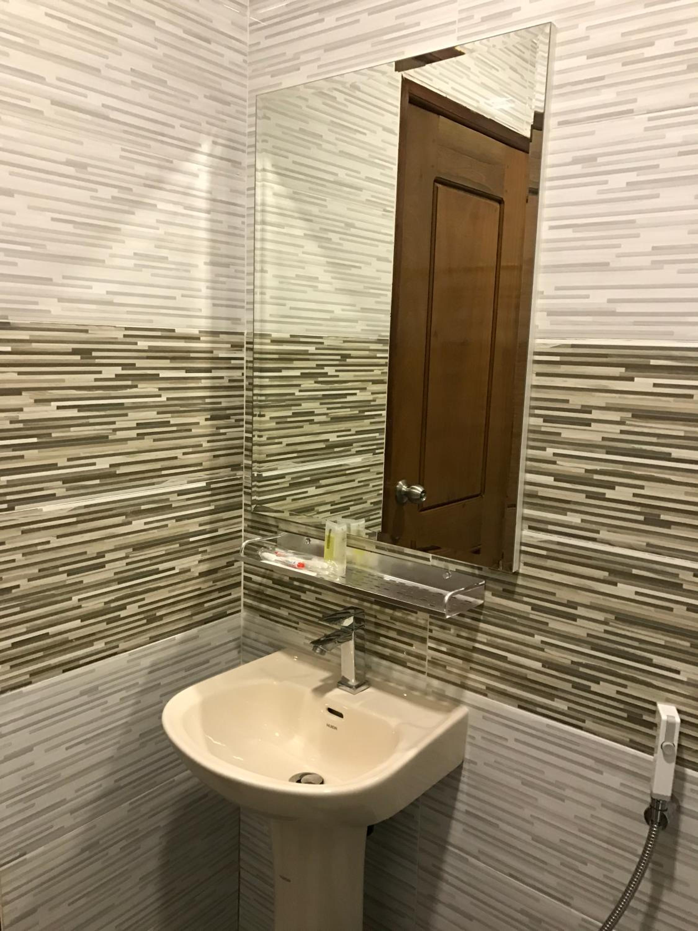 Deluxe Double Room - Photo 18