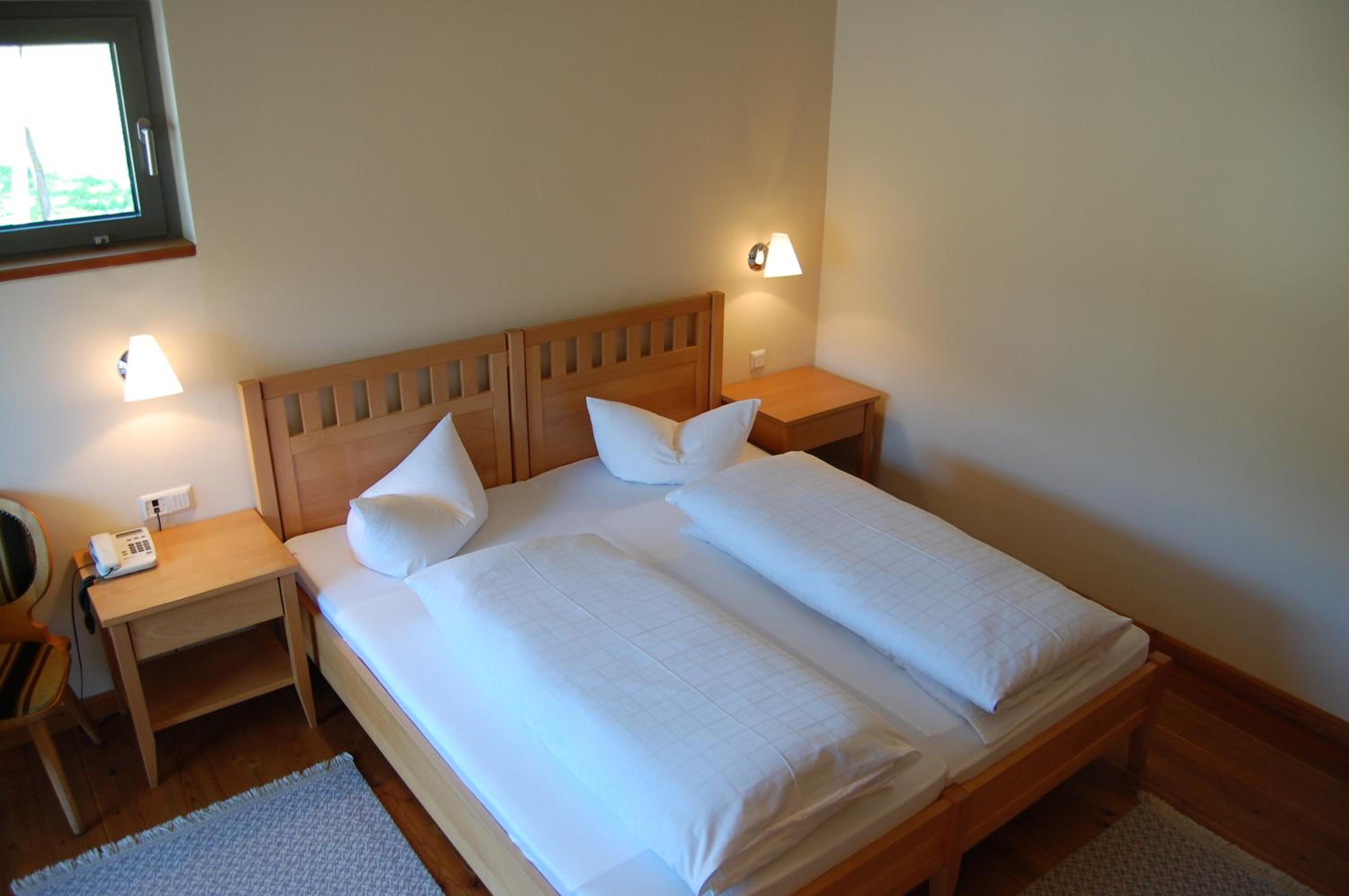 Standard Double Room with Balcony - Photo 8