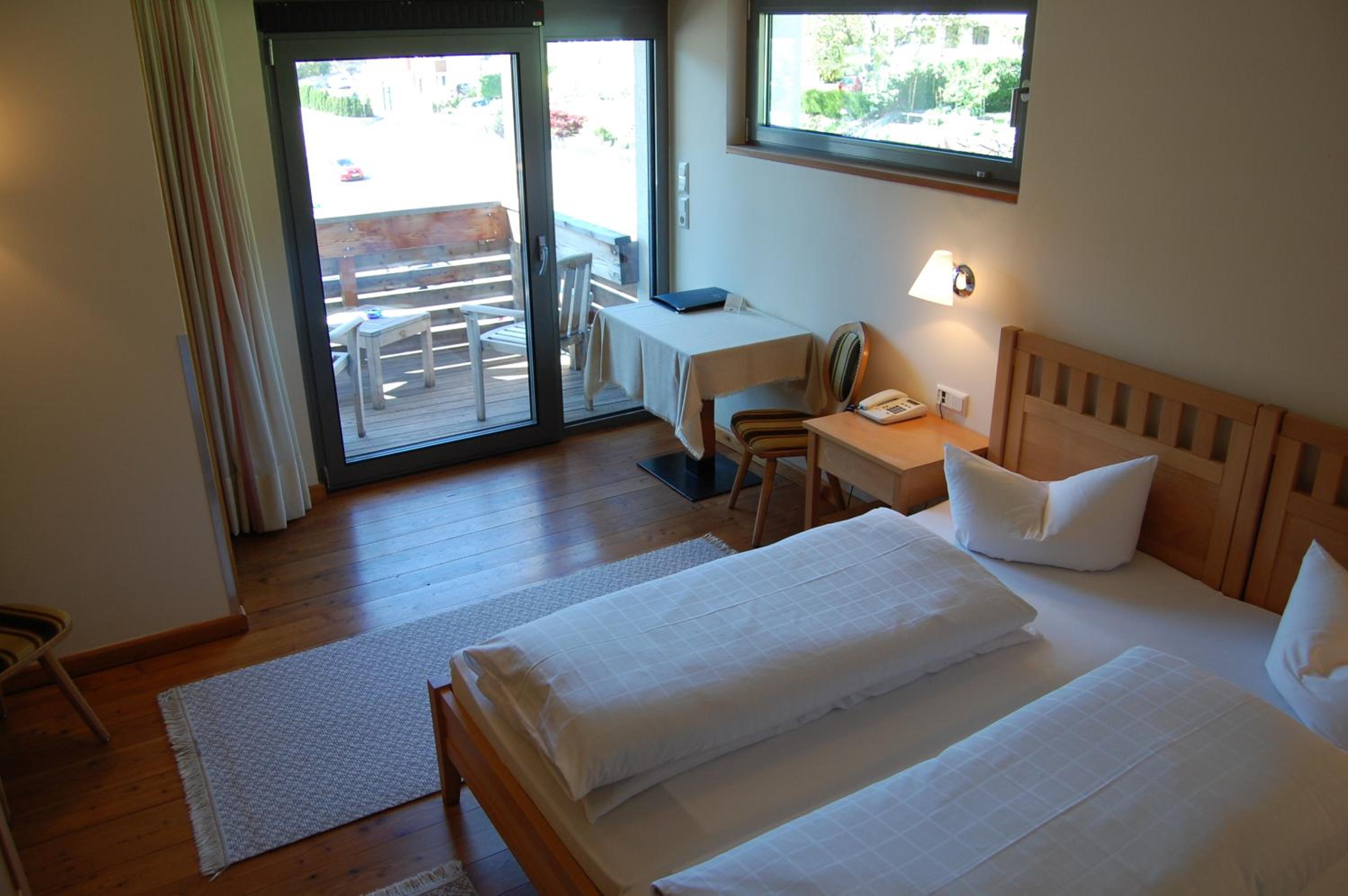 Standard Double Room with Balcony - Photo 6