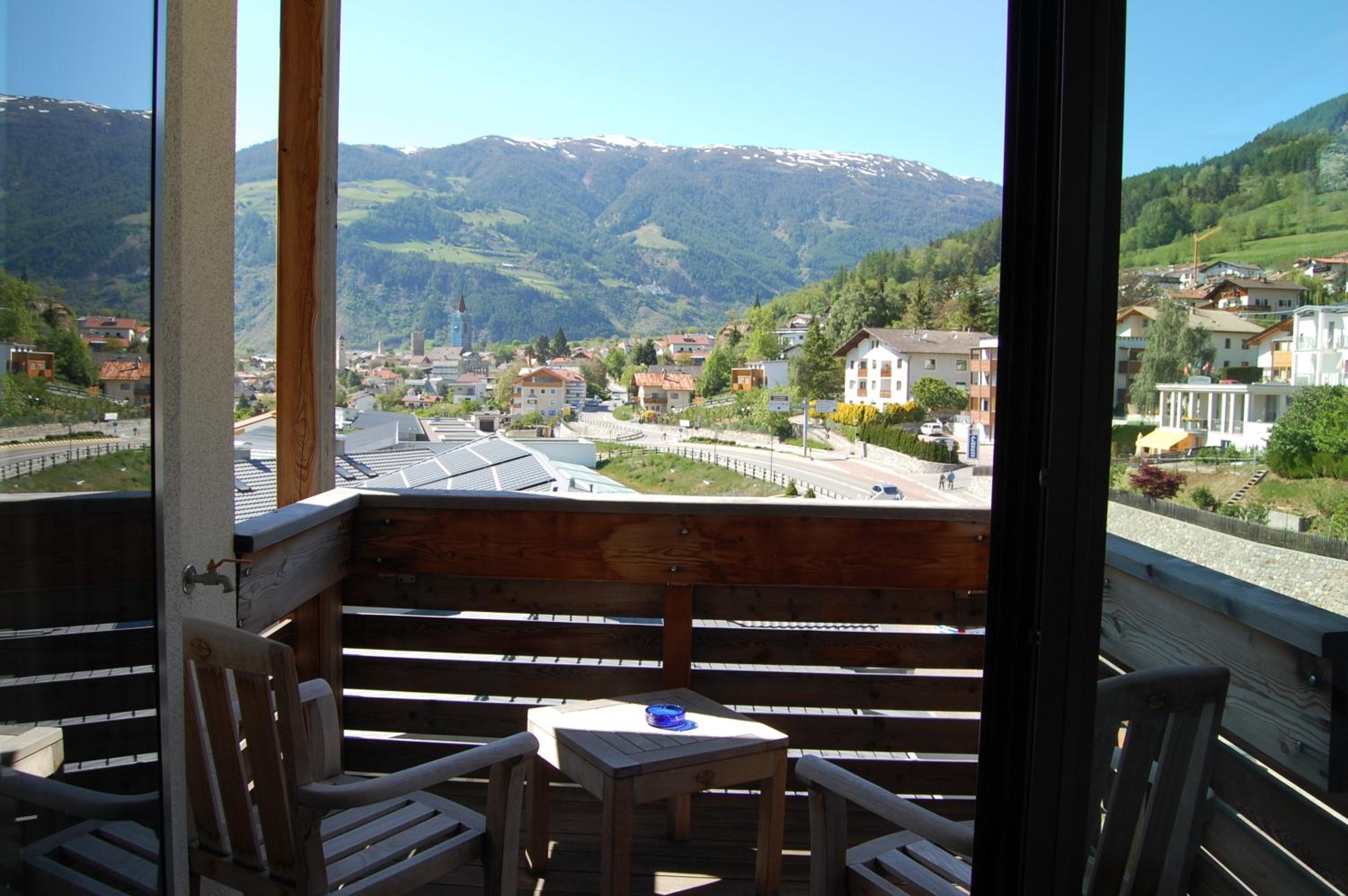 Standard Double Room with Balcony - Photo 9