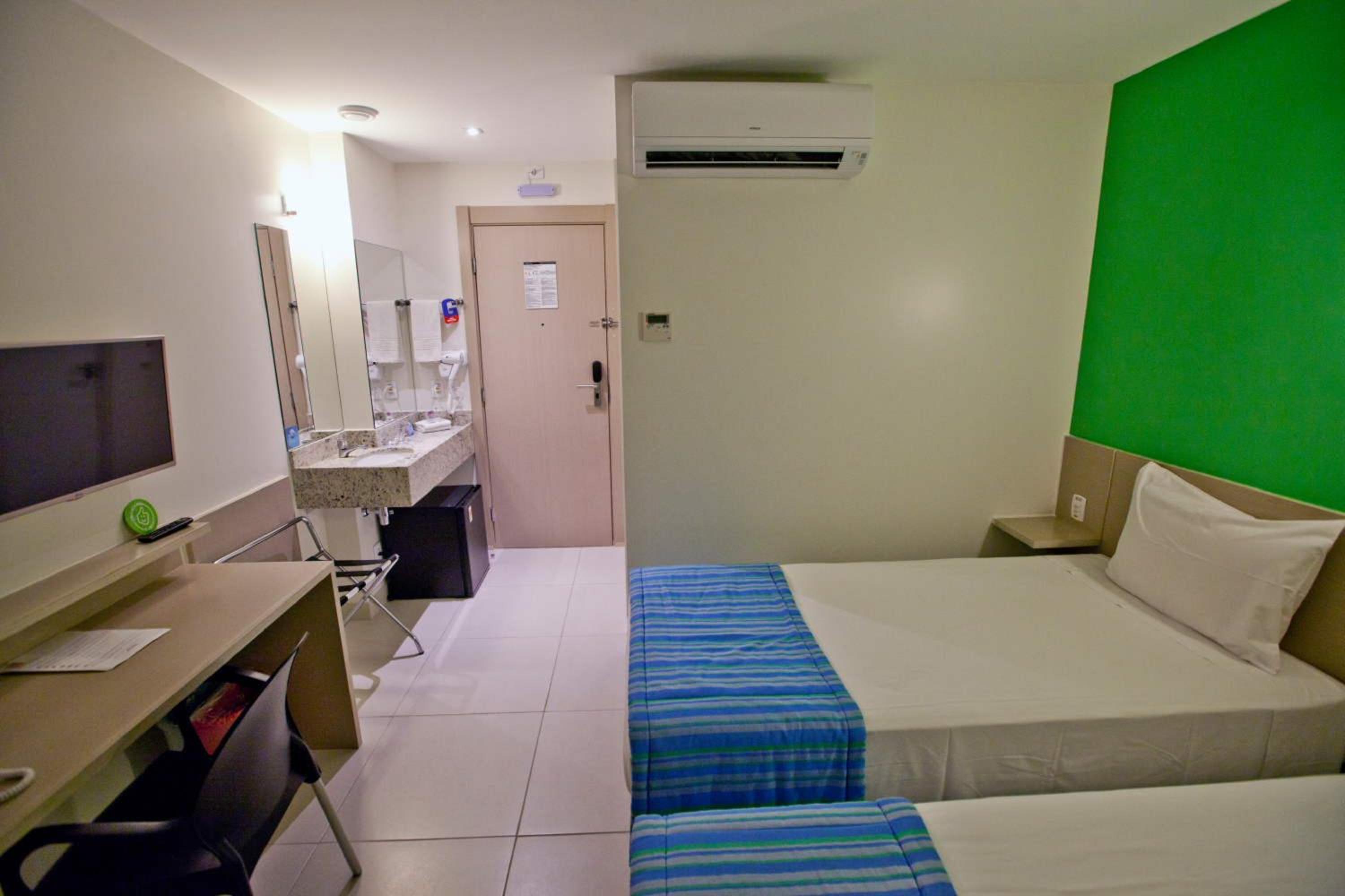 Standard Twin Room photo 3