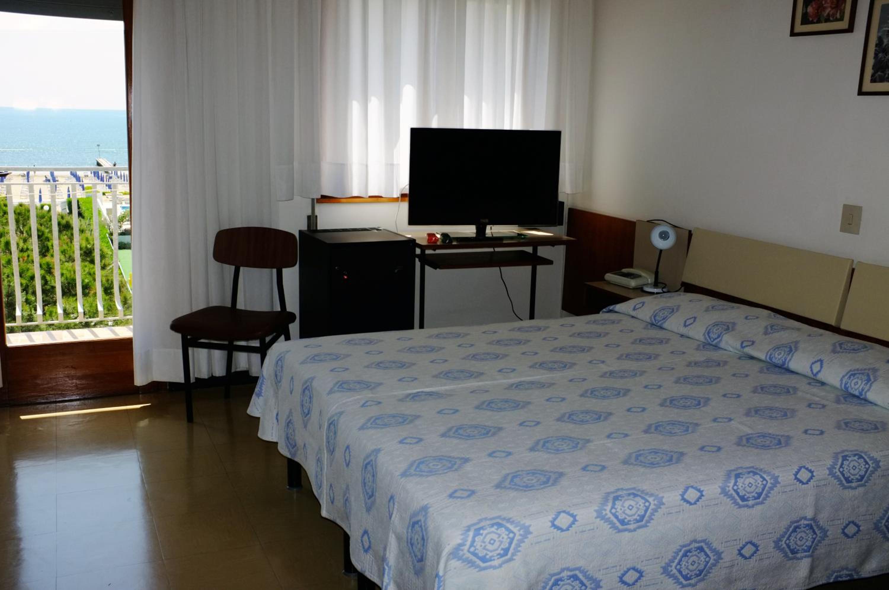 Double Room with Private External Bathroom