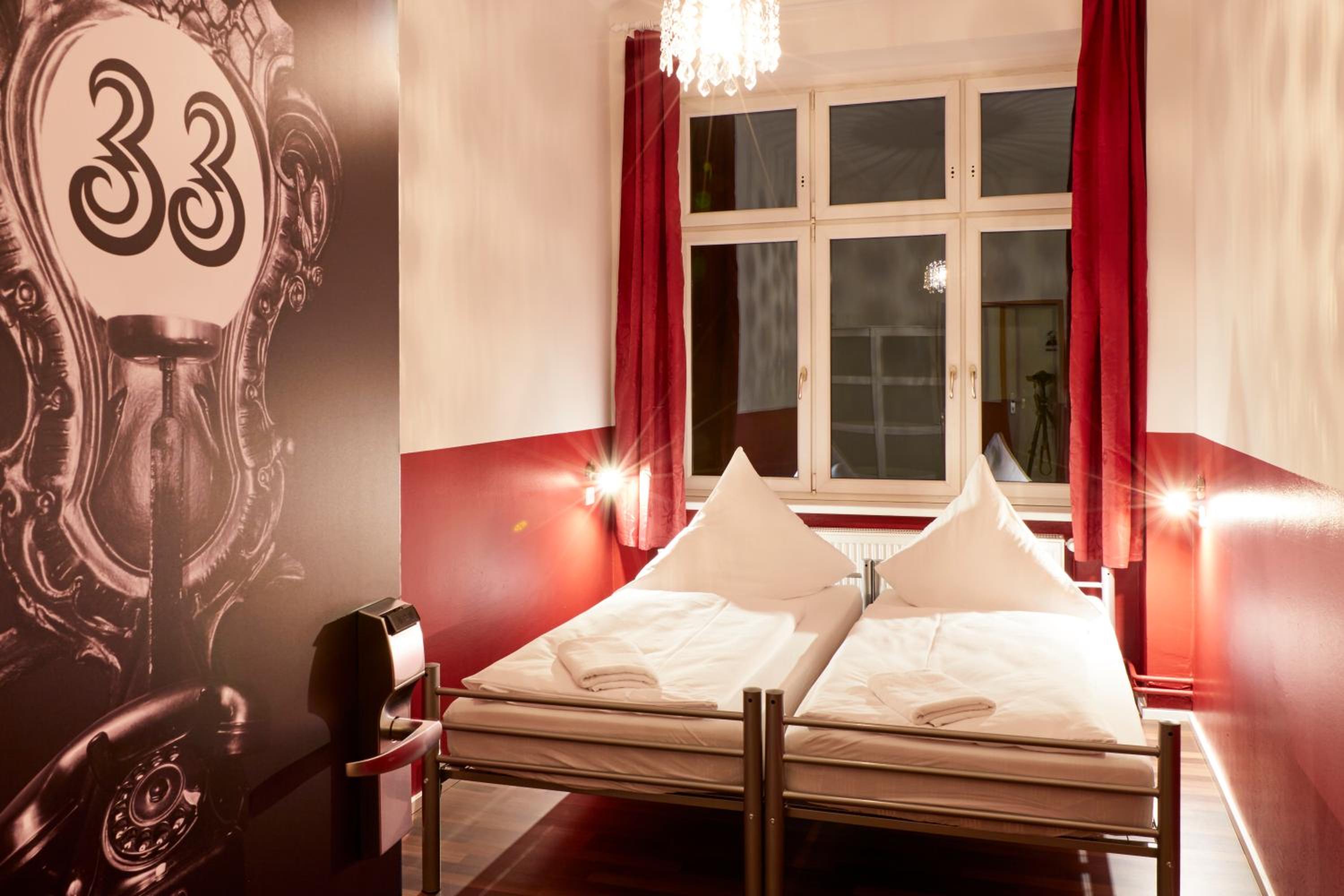 Double or Twin Room with Shared Bathroom photo 1