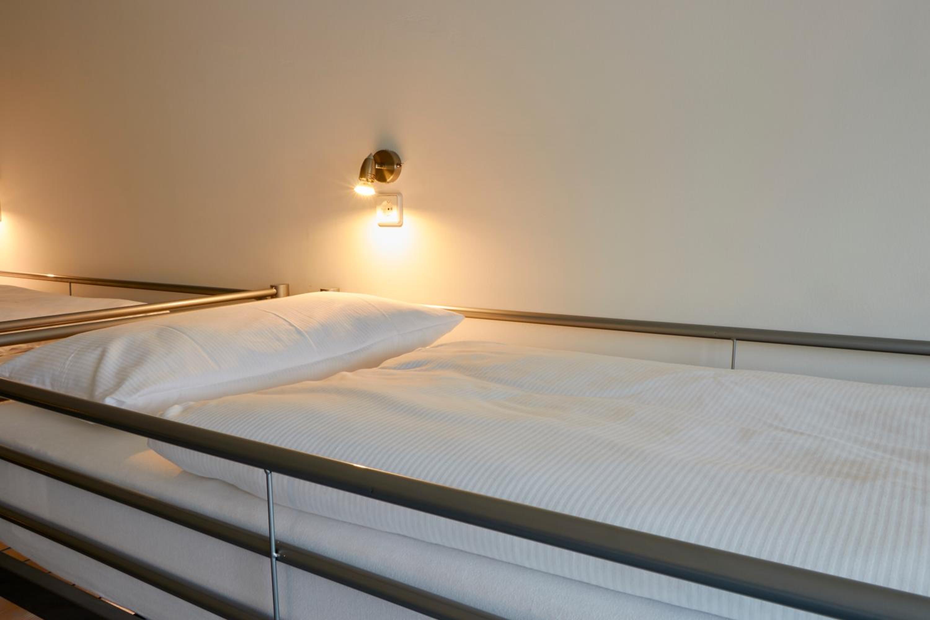 Bed in 8-Bed Dormitory Room photo 1