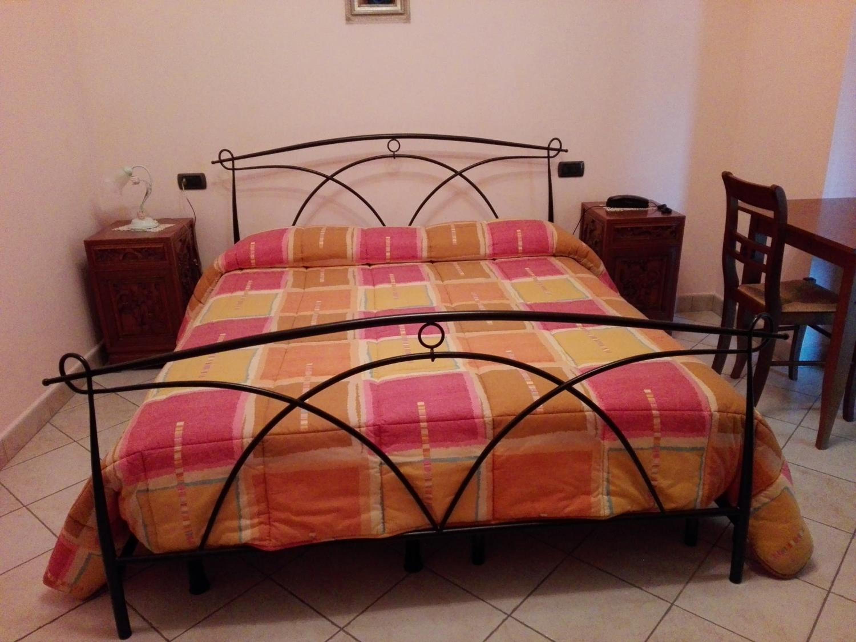 Double Room - Photo 3