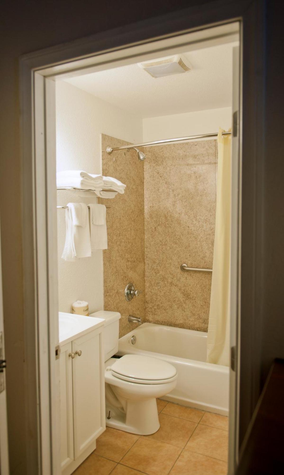 Queen Room photo 3