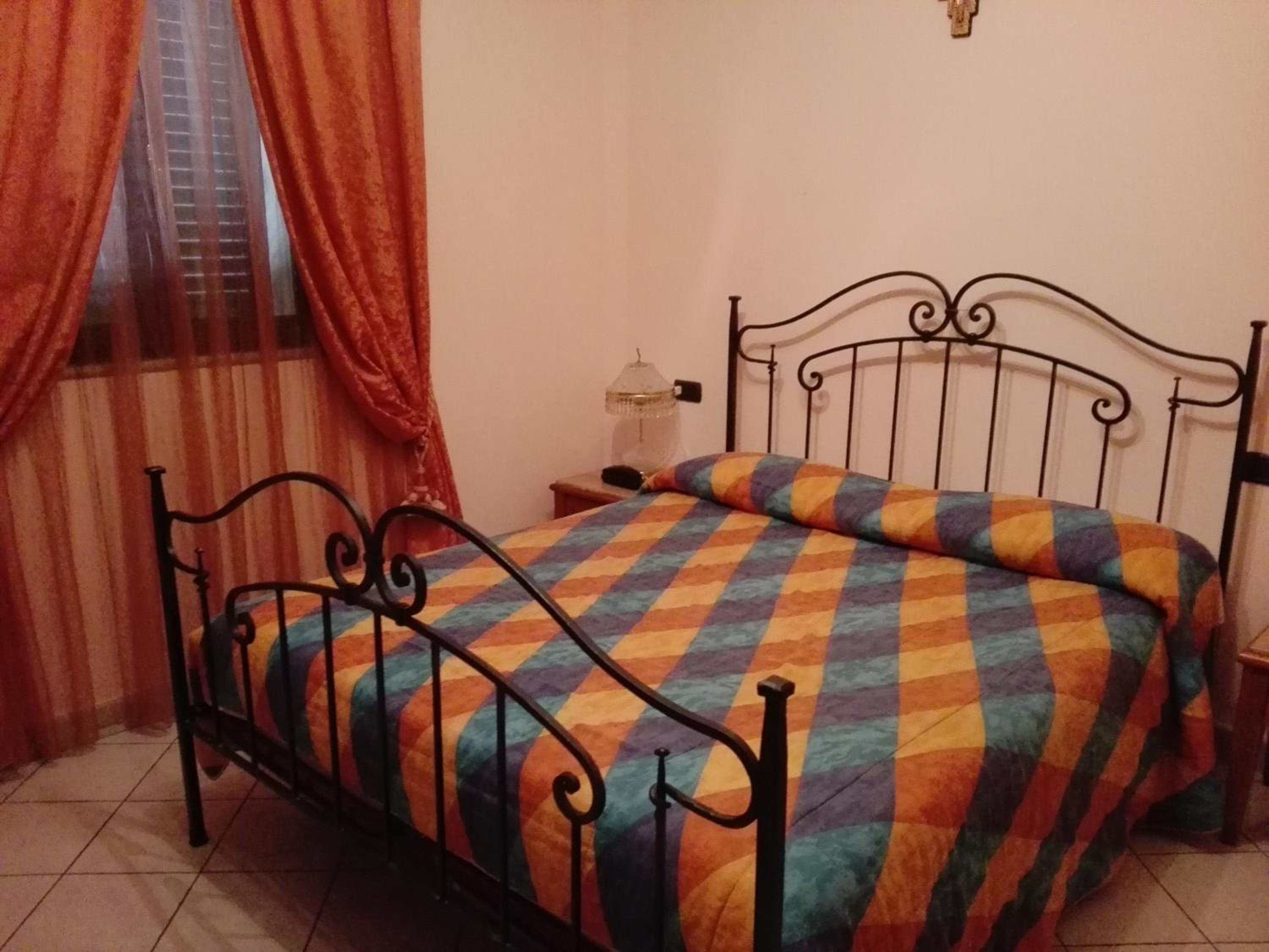 Double Room - Photo 5