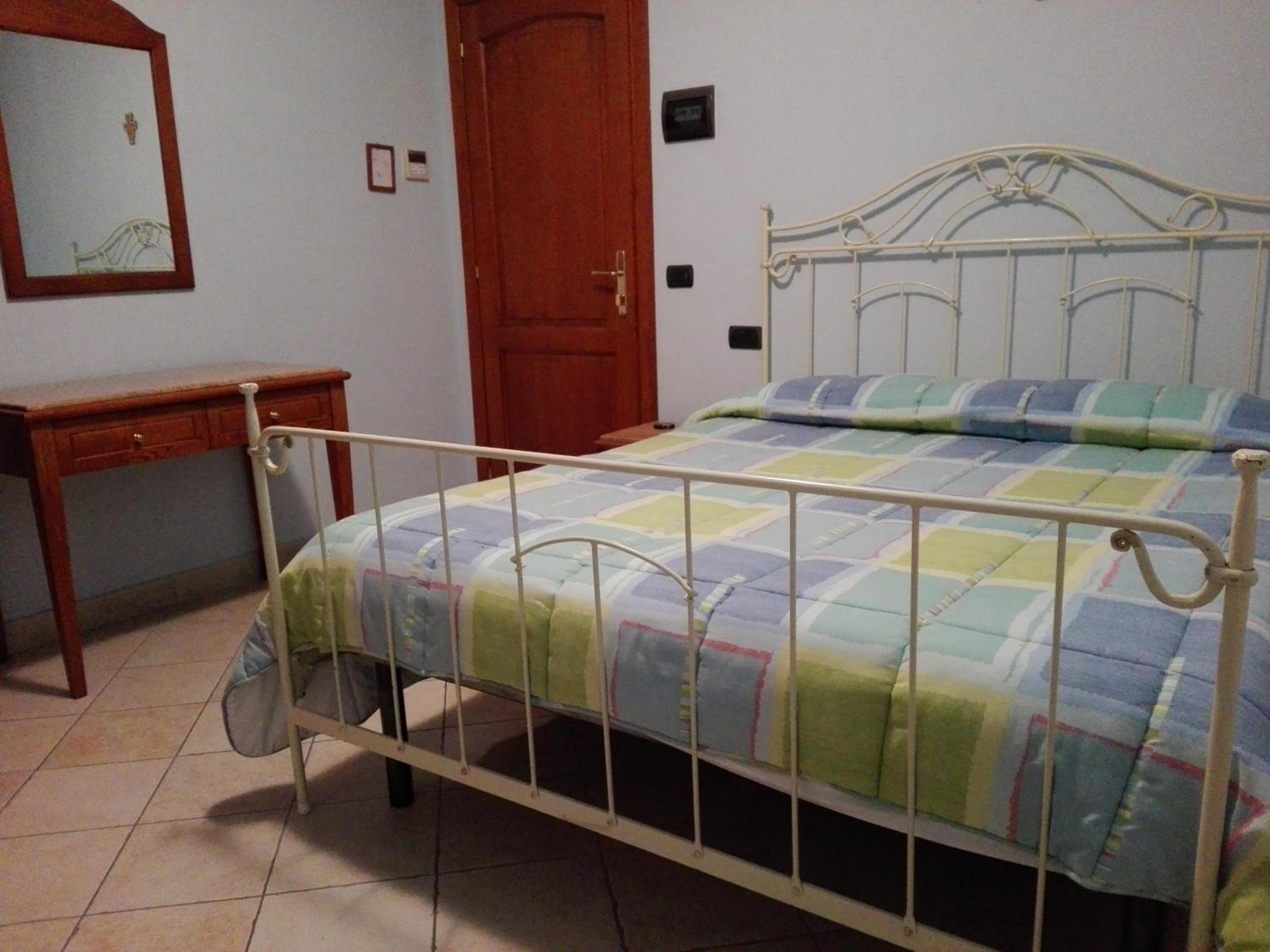 Double Room - Photo 9
