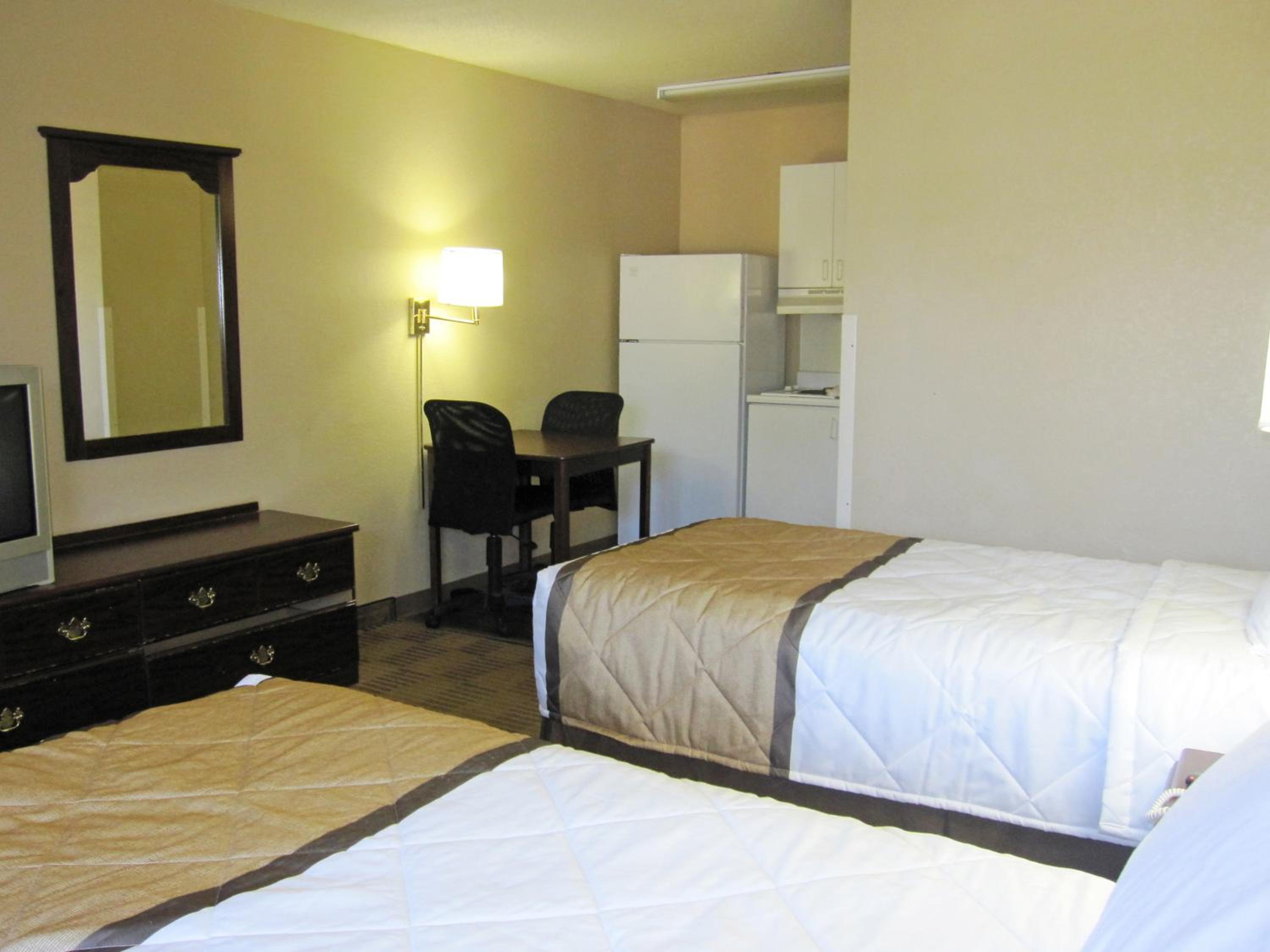 Studio with 2 Twin Beds - Non-Smoking - Photo 8
