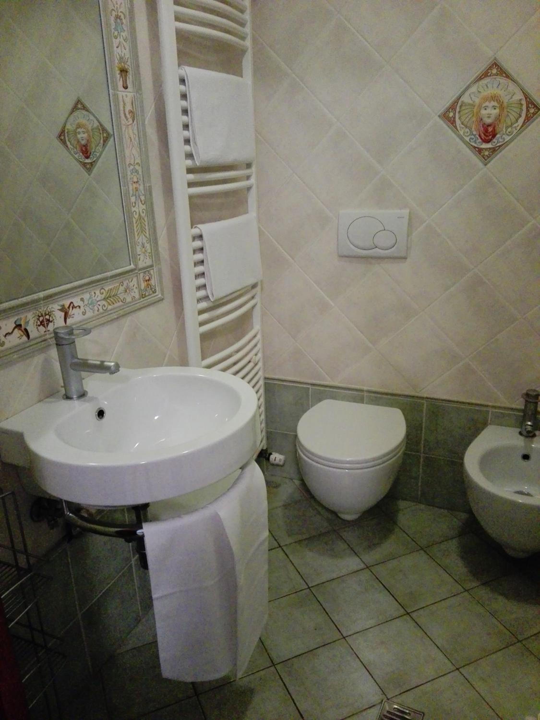 Triple Room - Photo 8