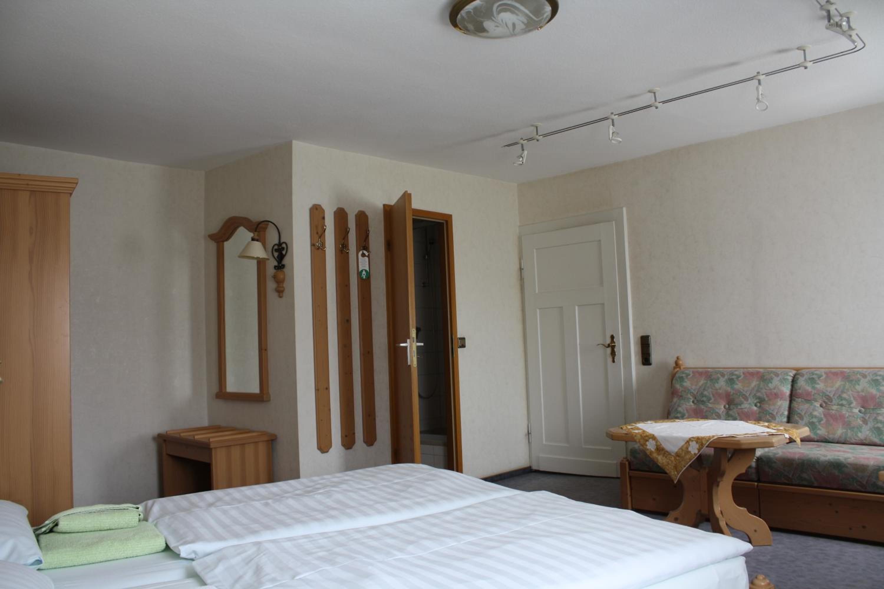 Double Room - Photo 12