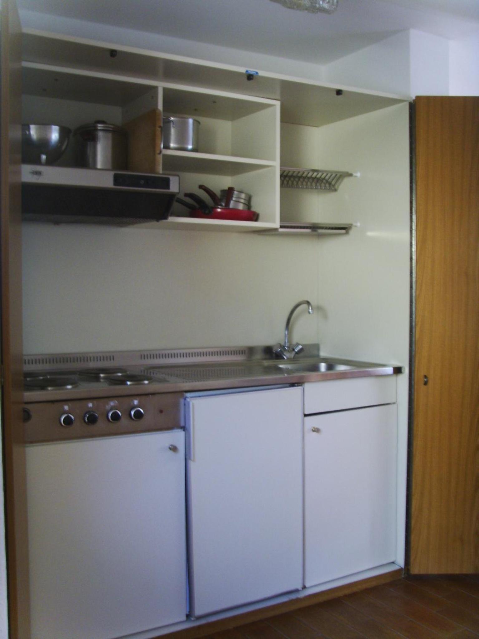Large Studio - Attic - Photo 5