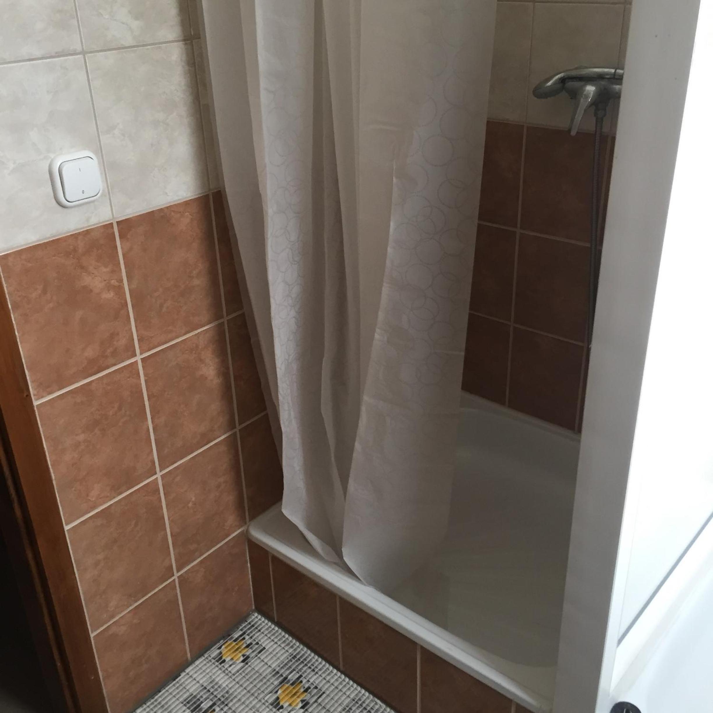 Twin Room with Shared Bathroom photo 2