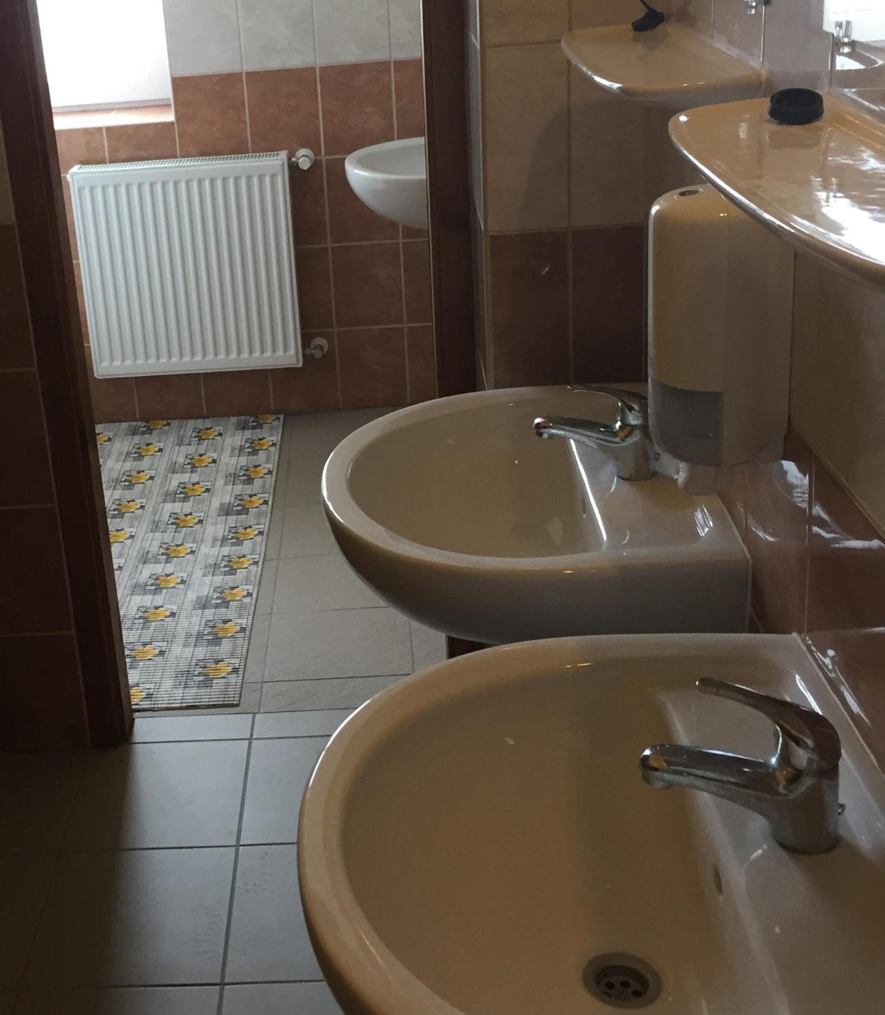Twin Room with Shared Bathroom photo 3