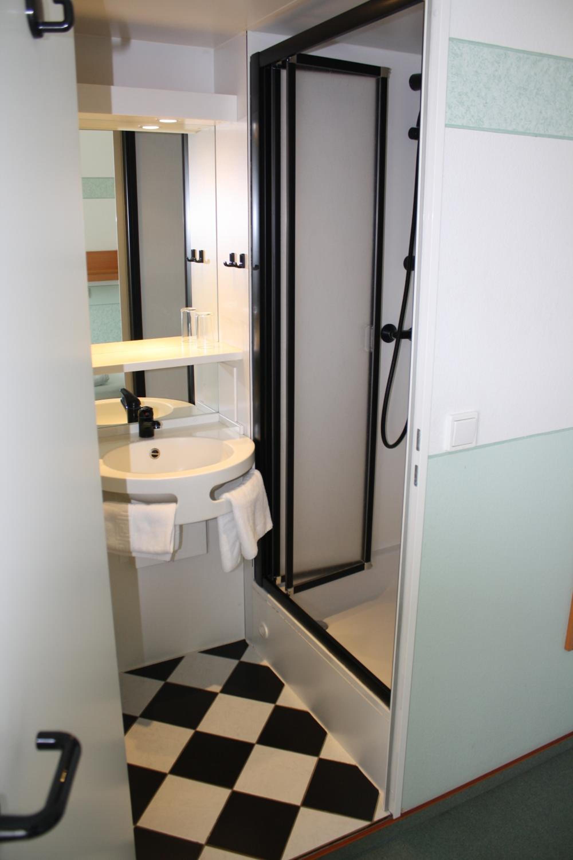 Double Room - Photo 11