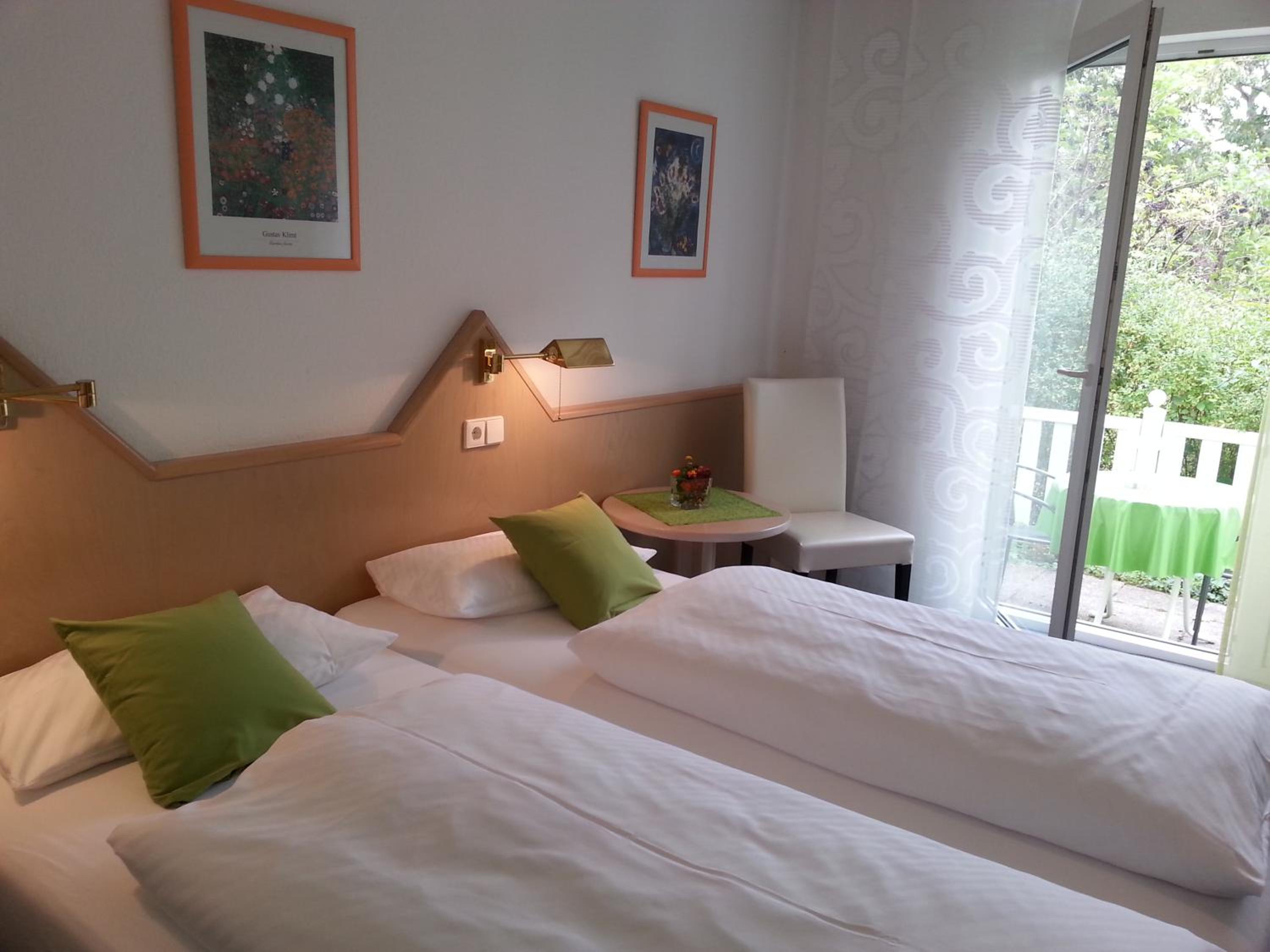 Standard Double Room - Photo 4