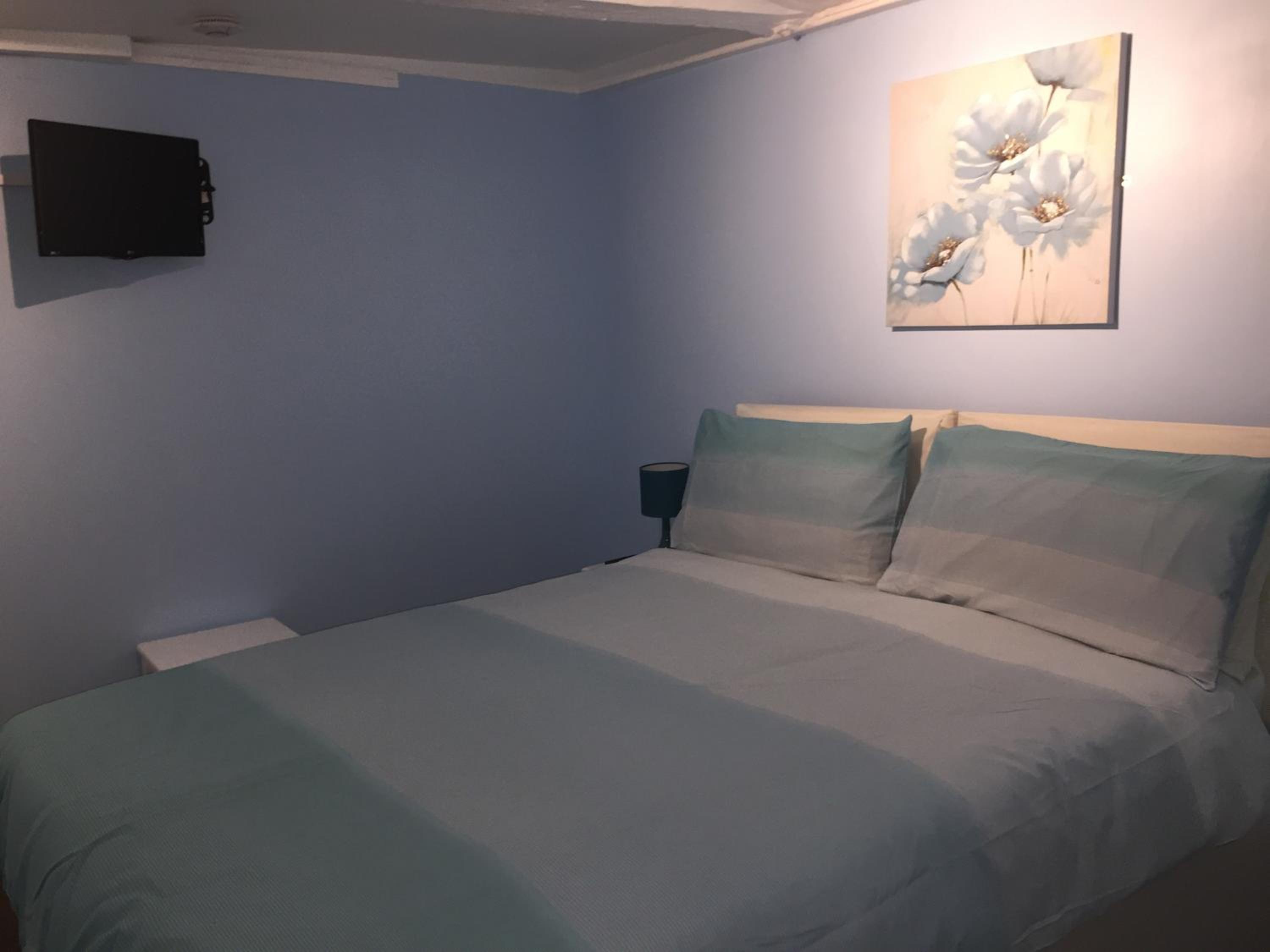 Double or Twin Room with Shared Bathroom photo 3